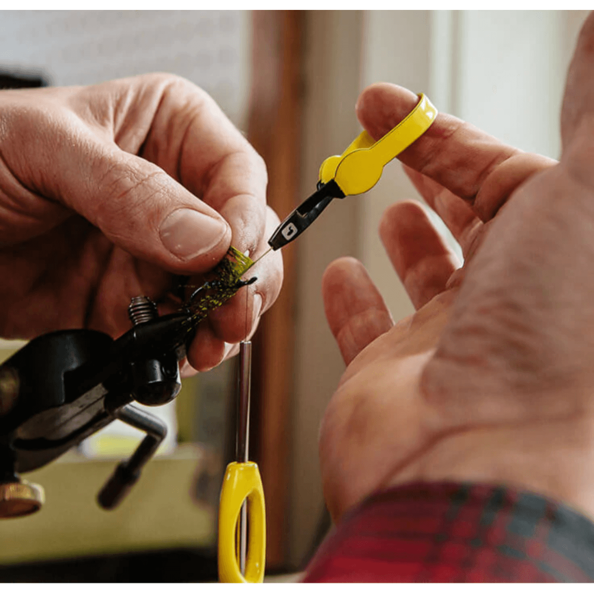 Loon Outdoors Ergo Hackle Plier - Black 2.5"
