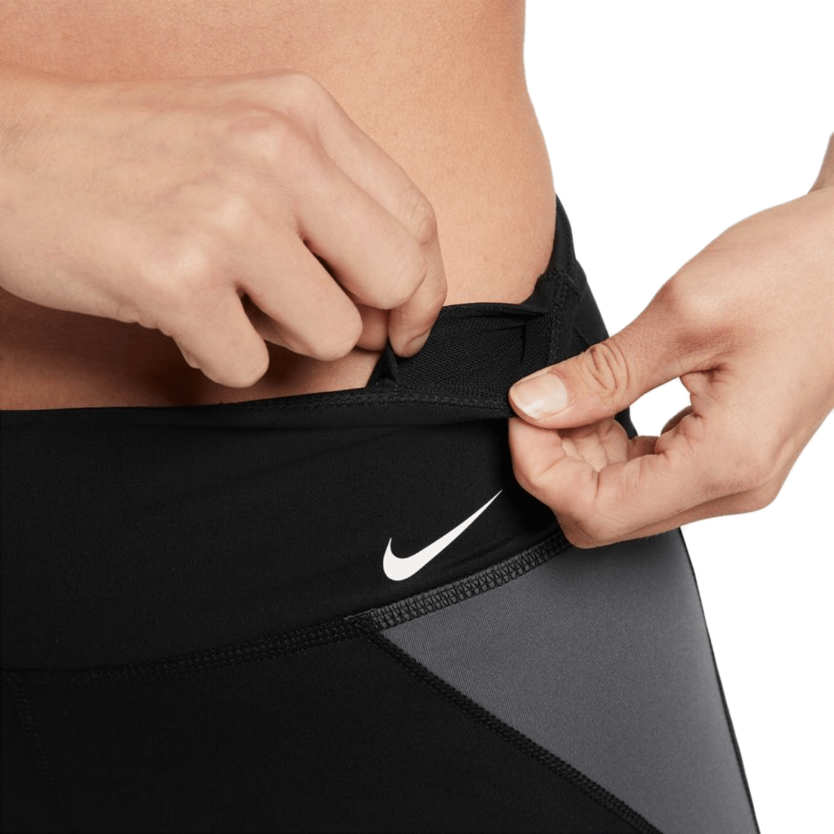 NWEB---NIKE-C-W-NK-ONE-DF-CLRBLK-MR-TGT.jpg