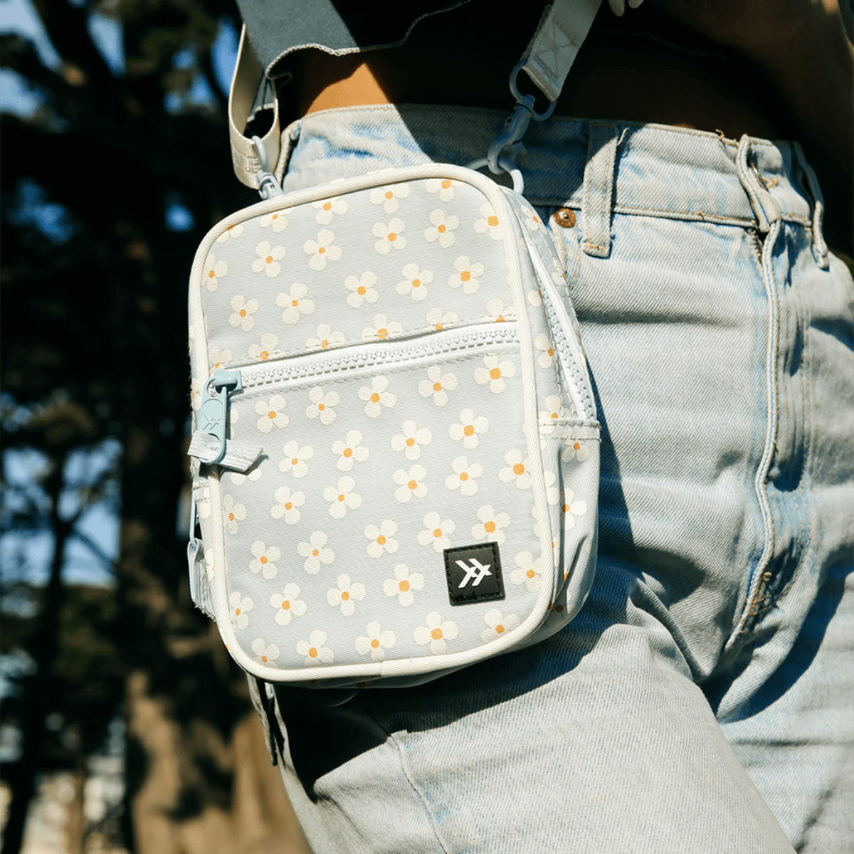 Thread-Crossbody-Bag.jpg