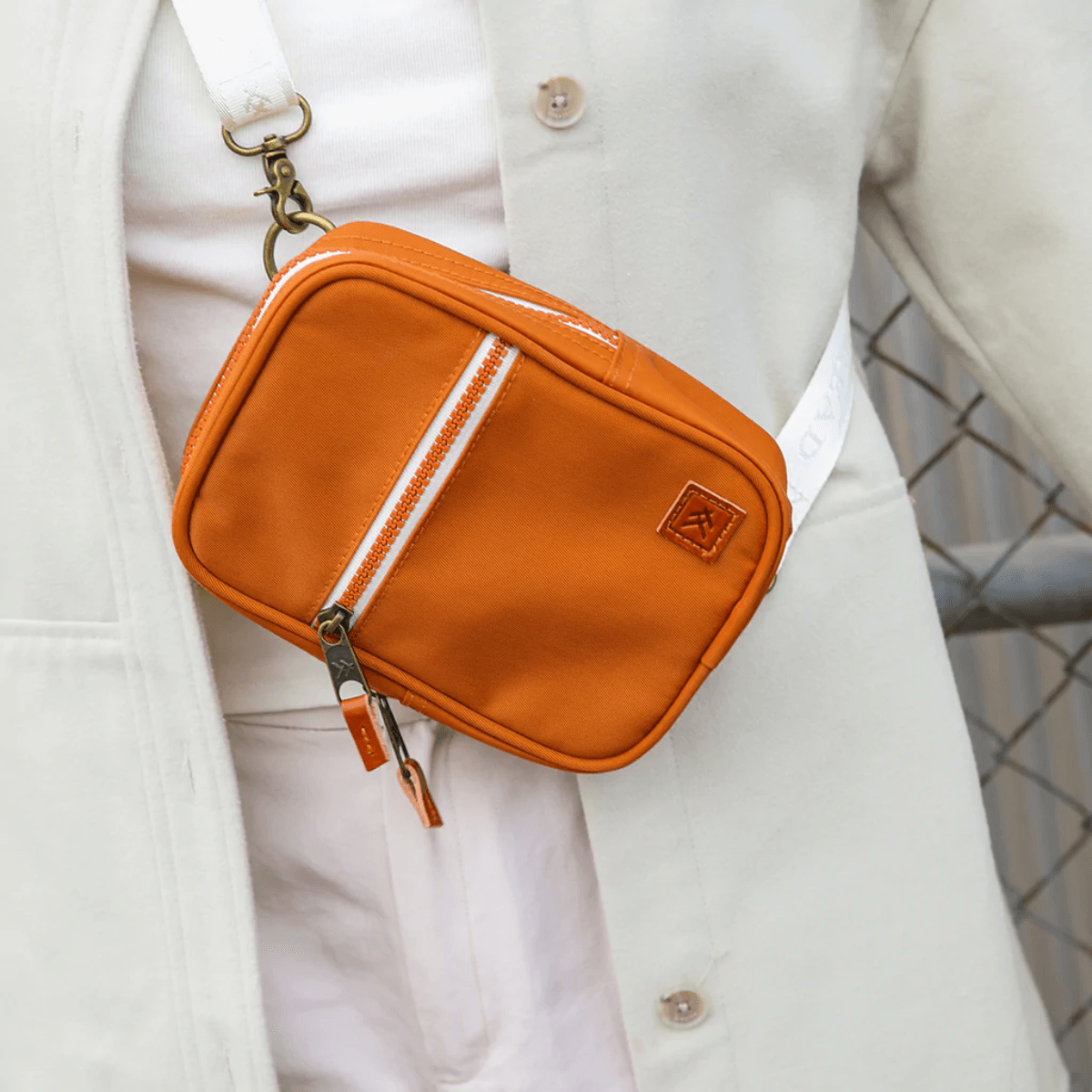 Thread Crossbody Bag - Honey – image 4 of 5