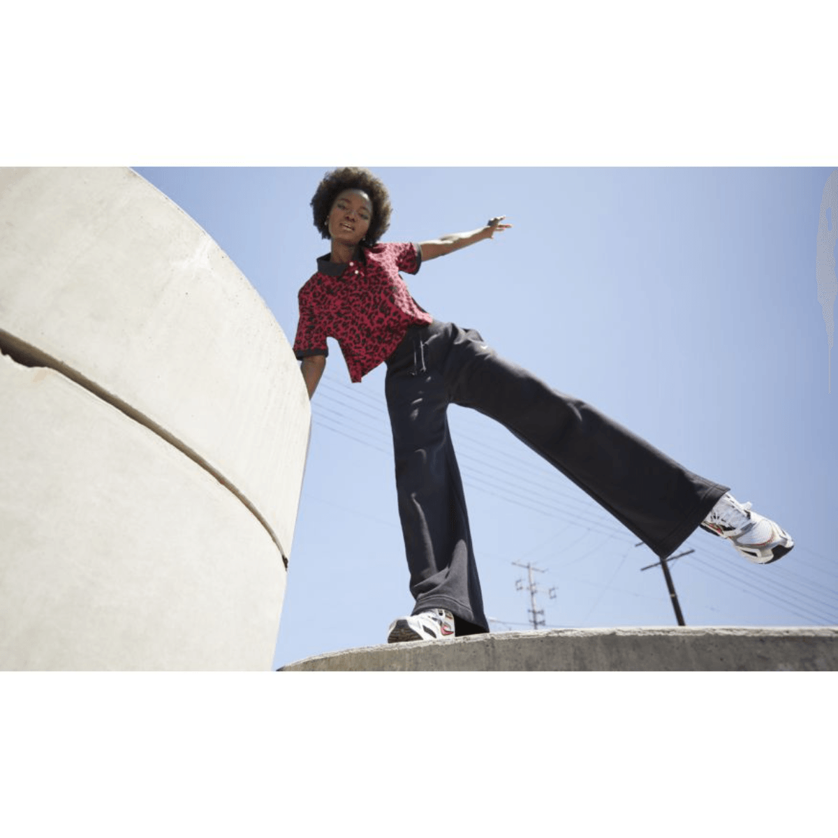 NIKE-C-W-NSW-PHNX-FLC-HR-PANT-WIDE---Black---Sail.jpg