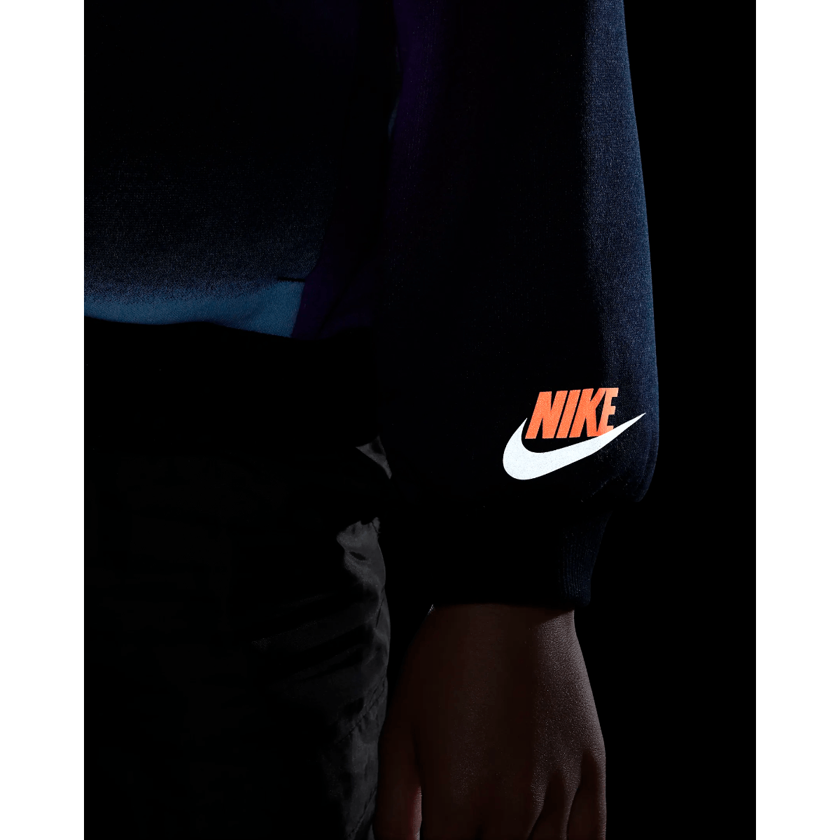 NIKE-T-B-NSW-ILLUMINATE-FLC-CREW---Black.jpg