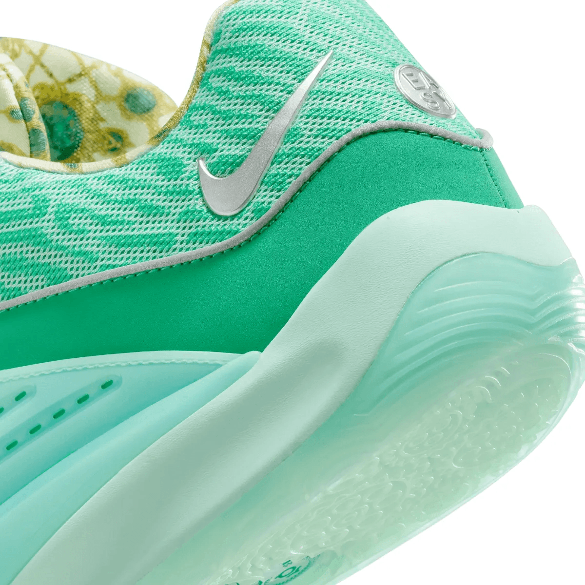 NWEB---NIKE-SHOE-KD16-YTH-Mint-Foam---Metallic-Silver---Emerald-Rise-3.5Y-Regular.jpg