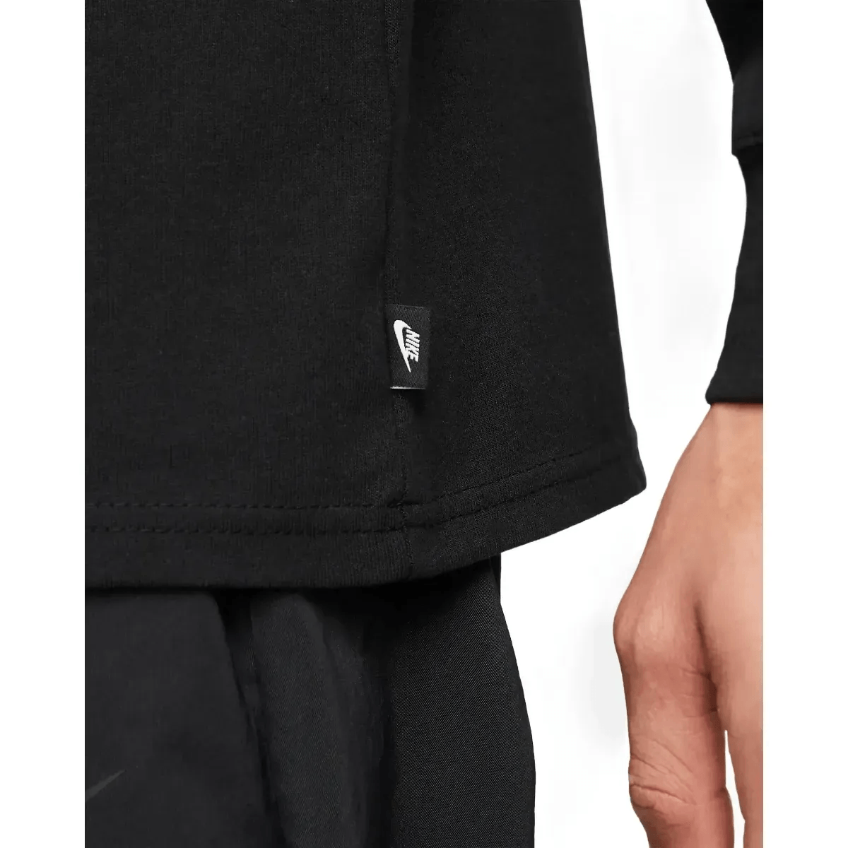 Nike Sportswear Premium Essentials Long Sleeve T-Shirt