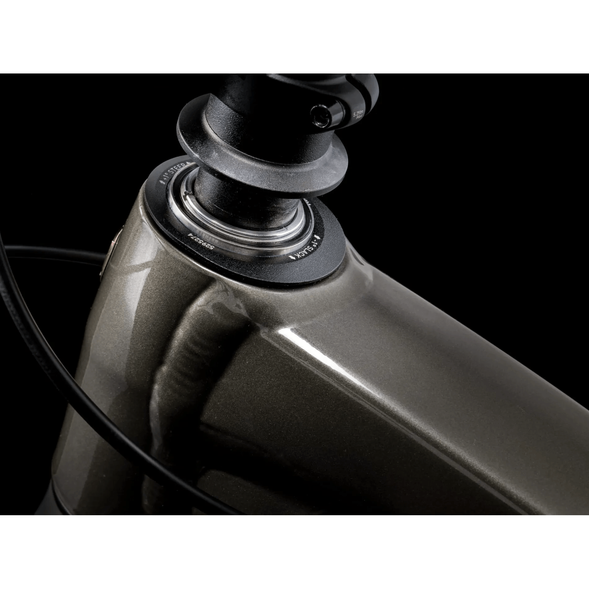 NWEB---TREK-BIKE-24-SLASH-8-XT-Marianas-Blue-L-29.jpg