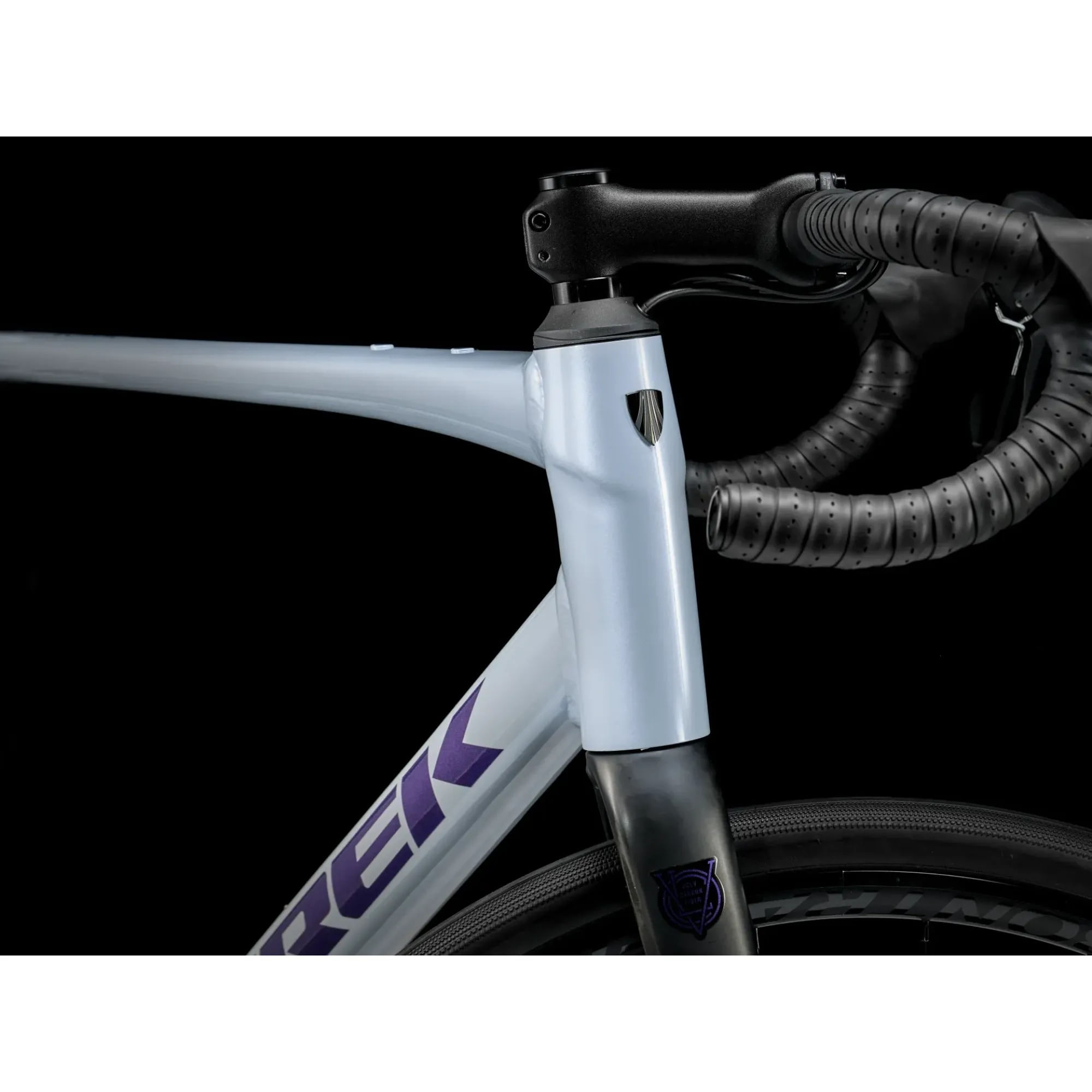 Trek-Domane-AL-2-Bike---2024-Plasma-Grey-Pearl-44-700C.jpg