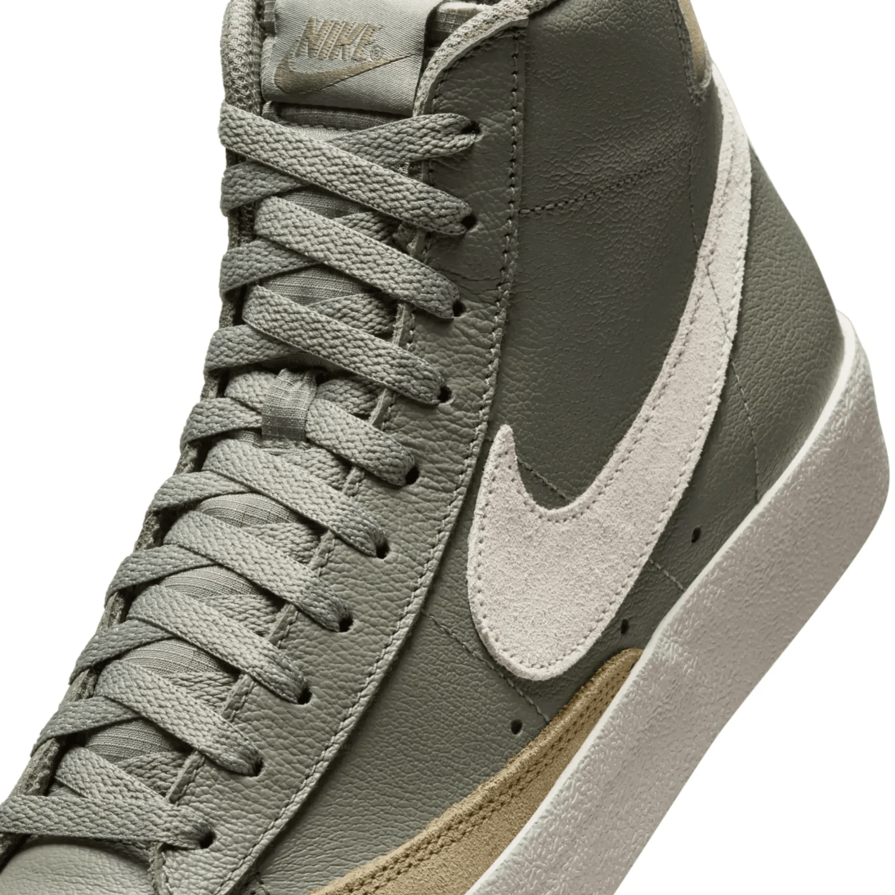Nike Blazer Mid '77 Premium Shoe - Men's - Als.com