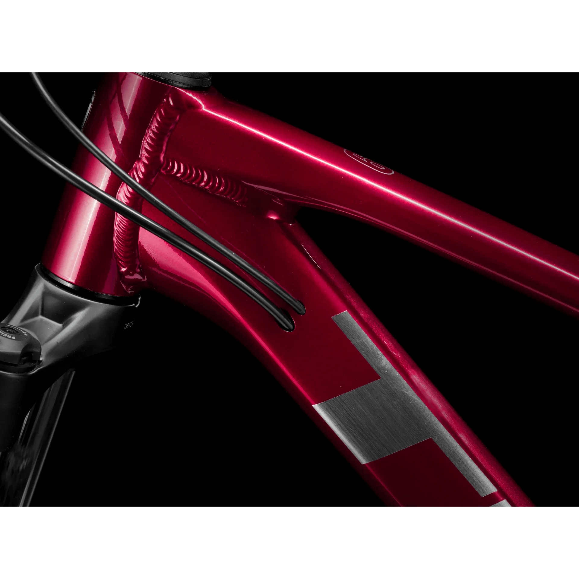 Trek Marlin 6 Gen 3 - 2024 - Rage Red To Deep Dark Blue Fade