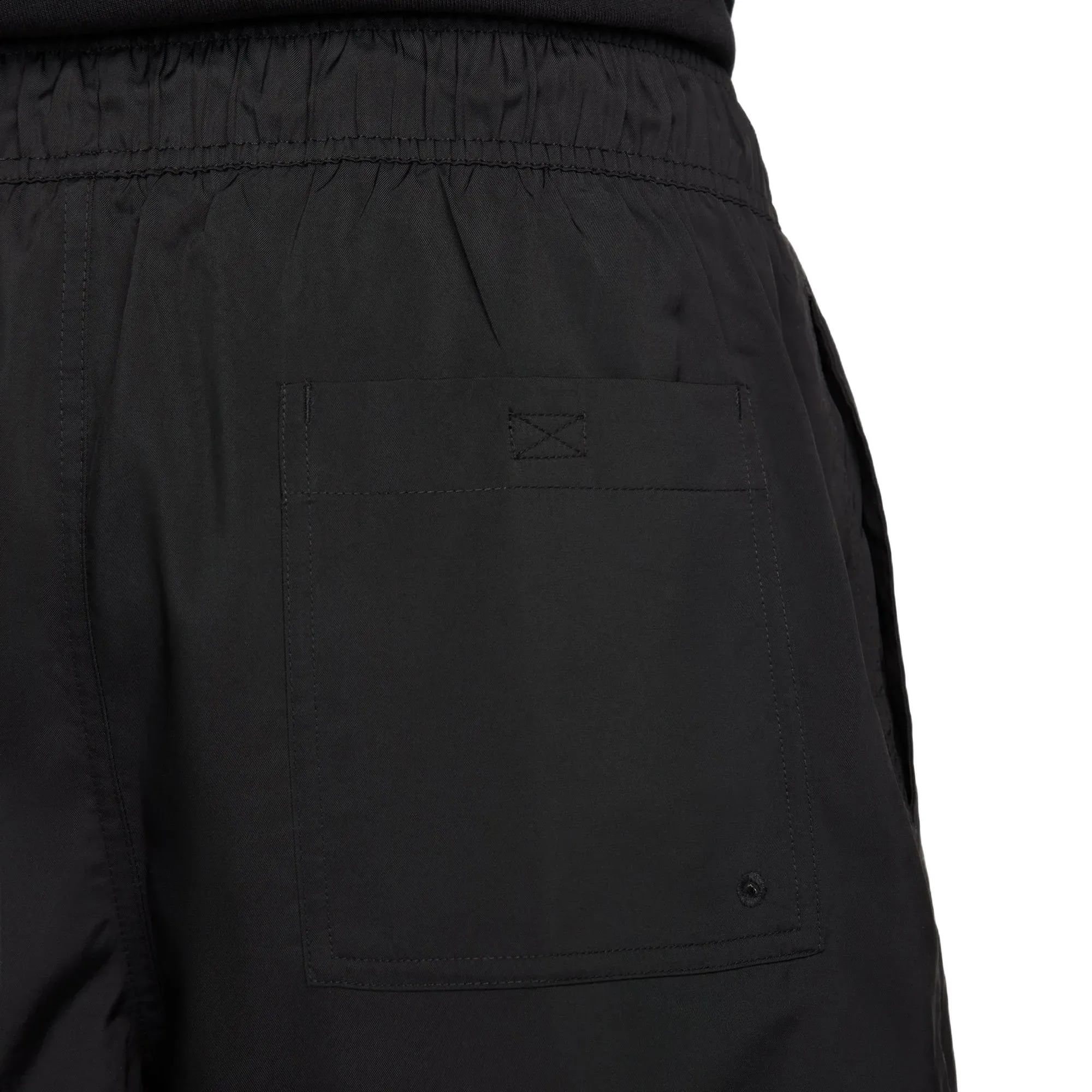 NWEB---NIKE-C-M-NK-CLUB-FLOW-SHORT-Black---White-S.jpg