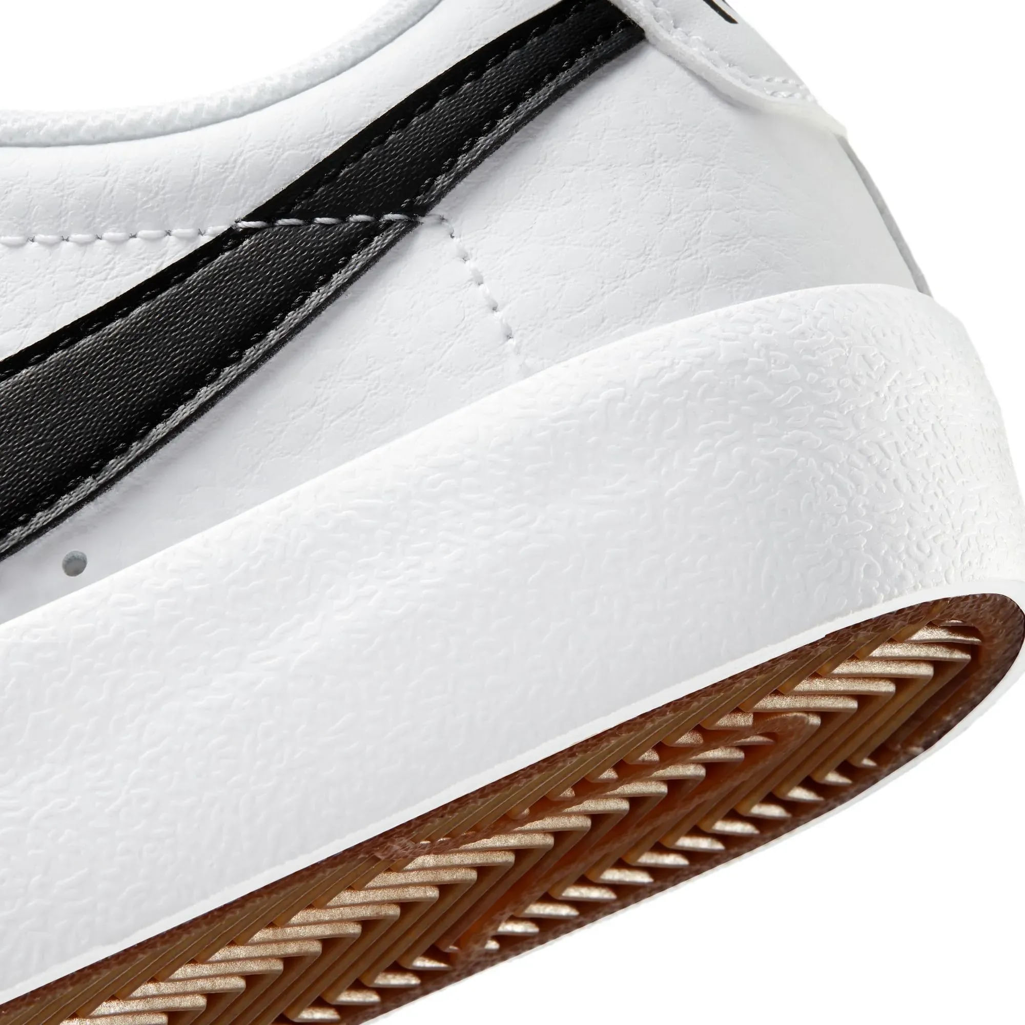 NWEB---NIKE-YTH-SHOE-BLAZER-LOW--77-GS-White---Black---Team-Orange-3.5Y-Regular.jpg