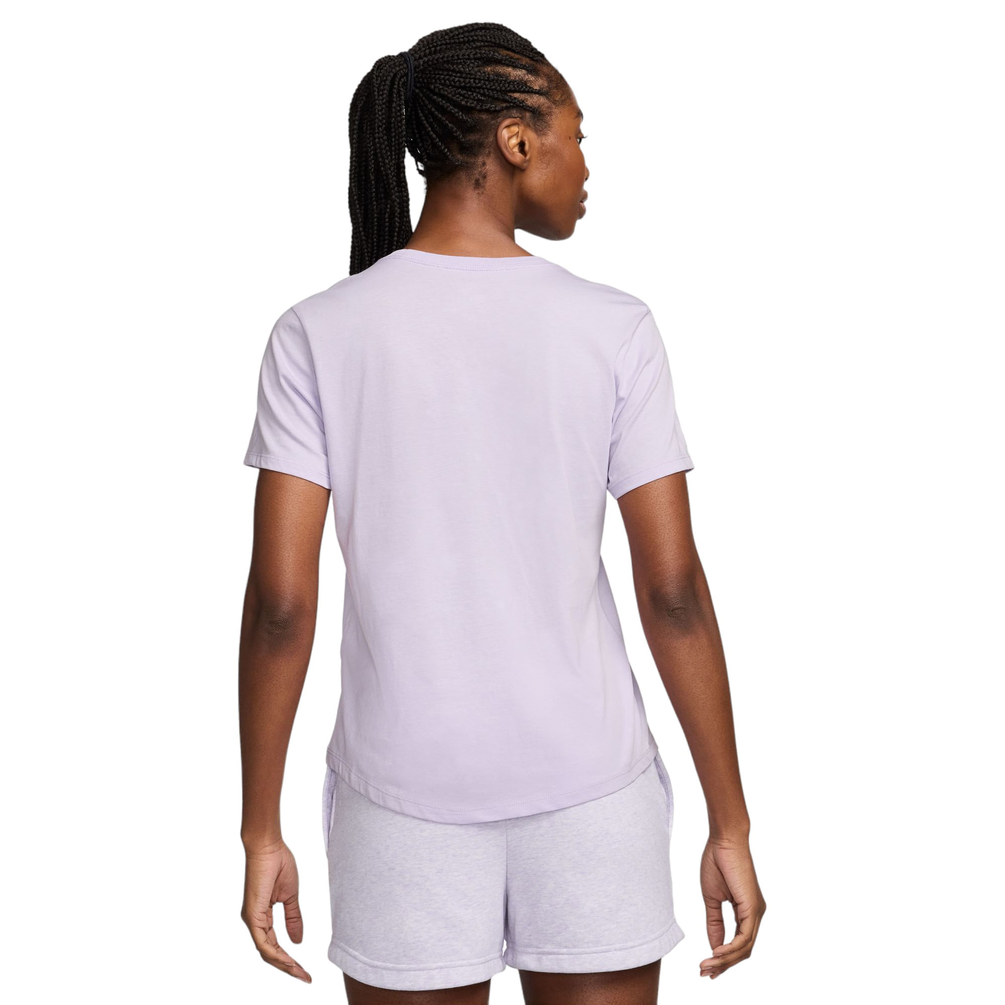 NWEB---NIKE-C-W-NSW-TEE-CLUB-LBR-Violet-Mist-XS.jpg