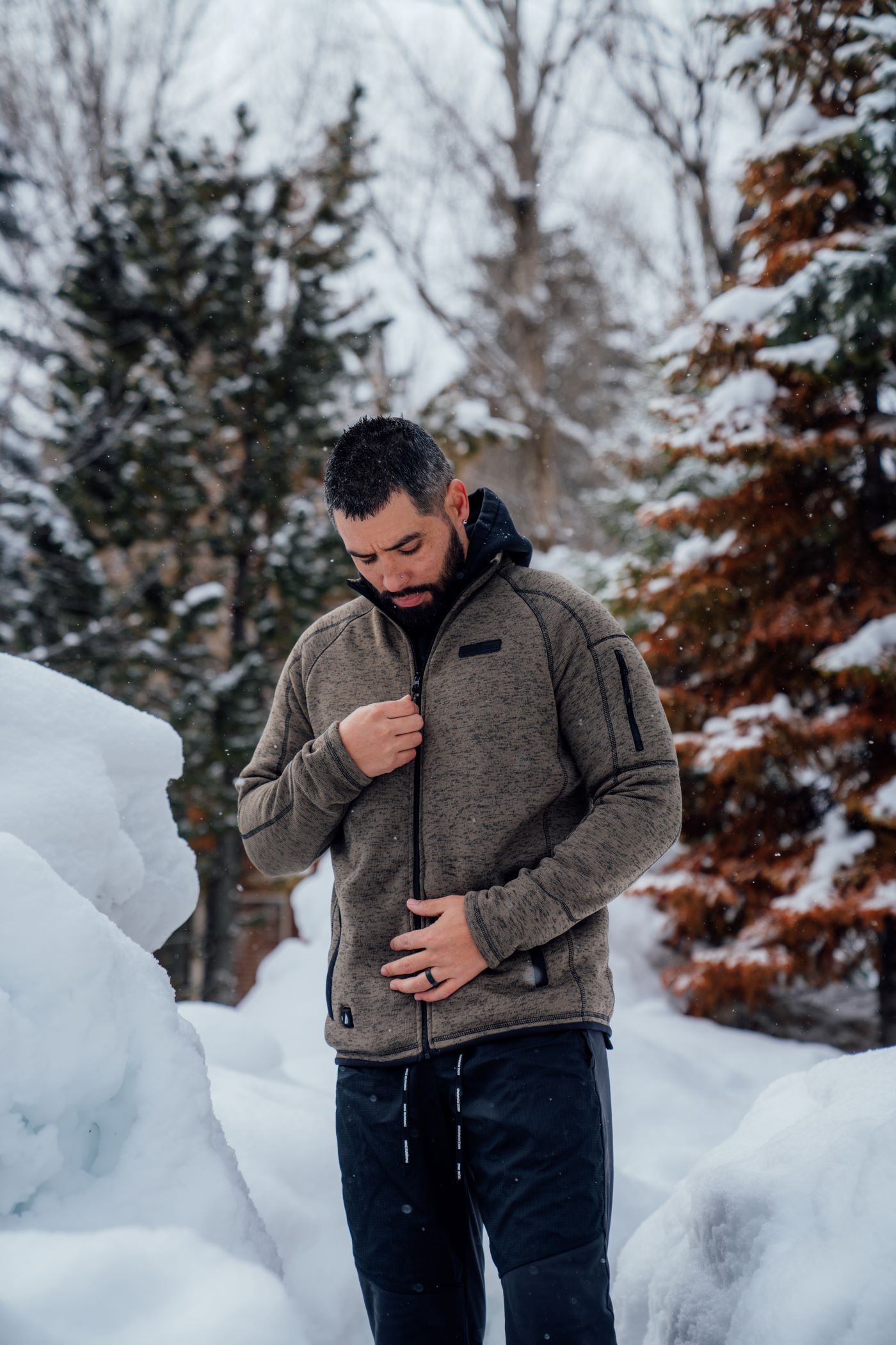 ACTHEA-5V-WNN-HEATED-SWEATER-1789967.jpg
