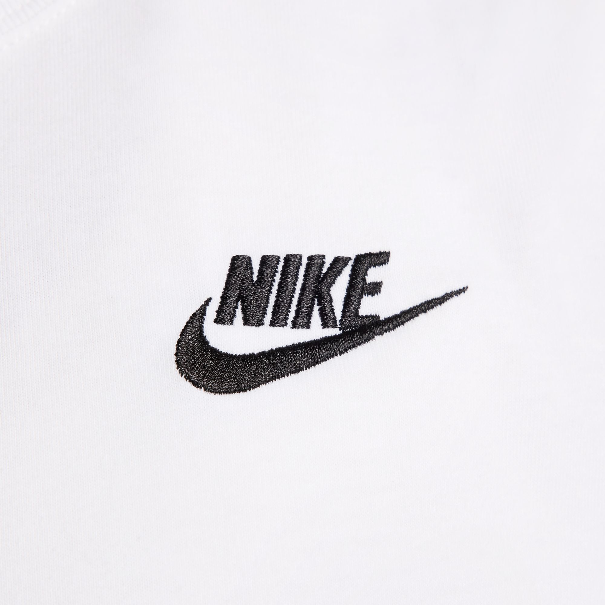 NWEB---NIKE-C-W-NSW-CLUB-CRP-SL-TEE-White---Black-XS.jpg