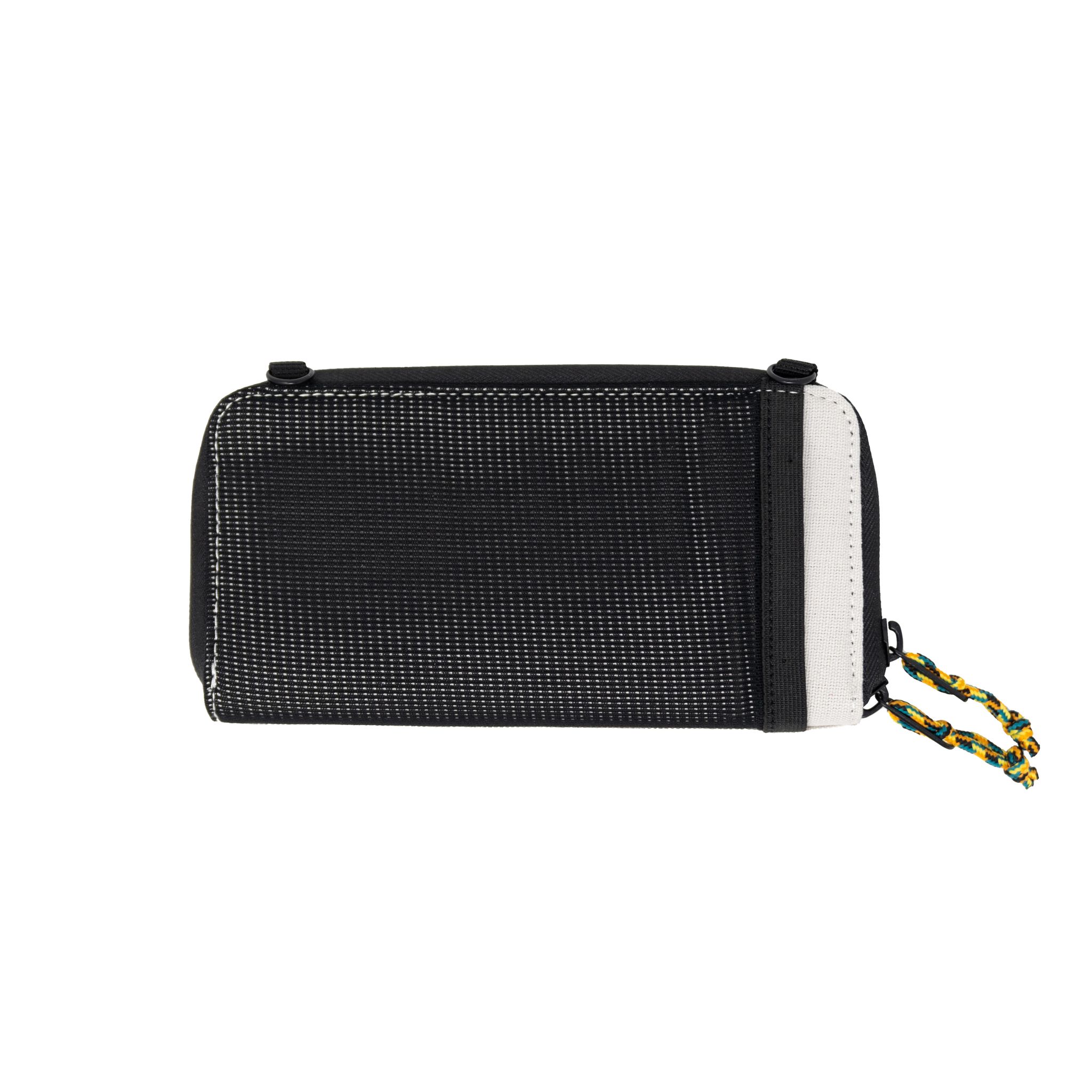 CHUMS-NOMAD-WALLET-Gray-One-Size.jpg