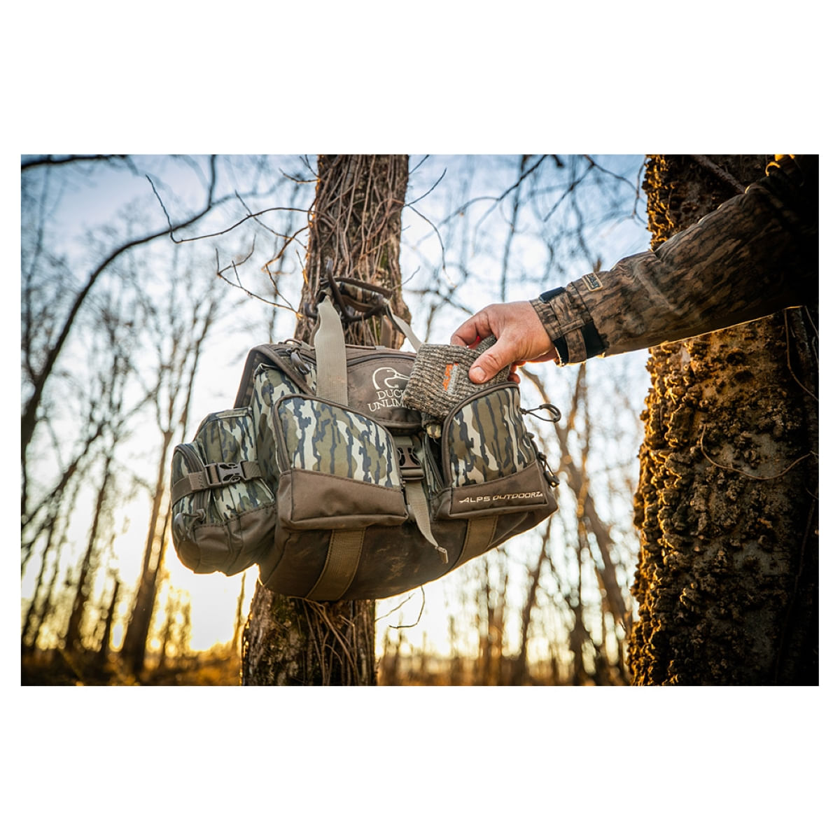 Alps Outdoorz Ducks Unlimited Floating Blind Bag Habitat