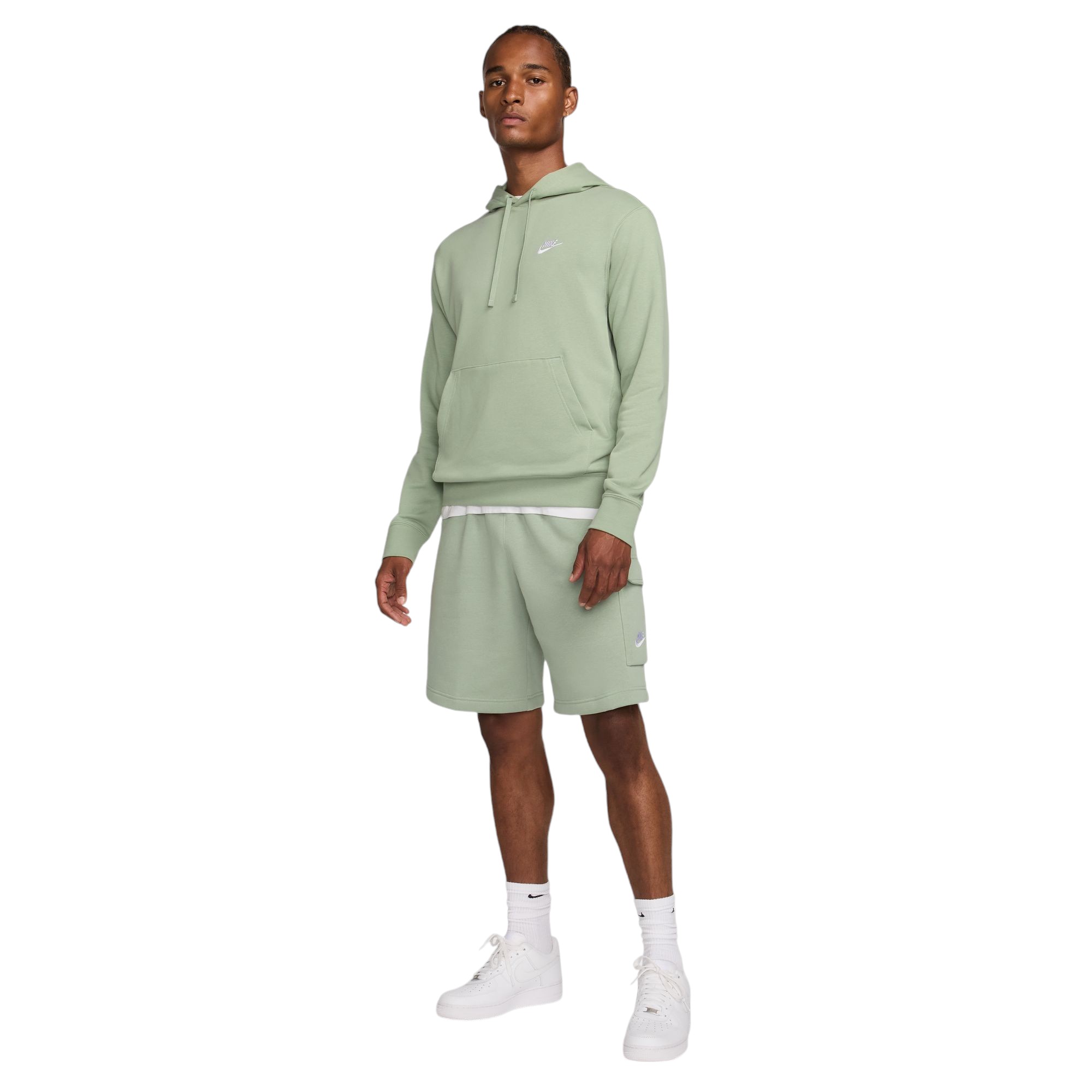 nike sportswear club men's cargo shorts