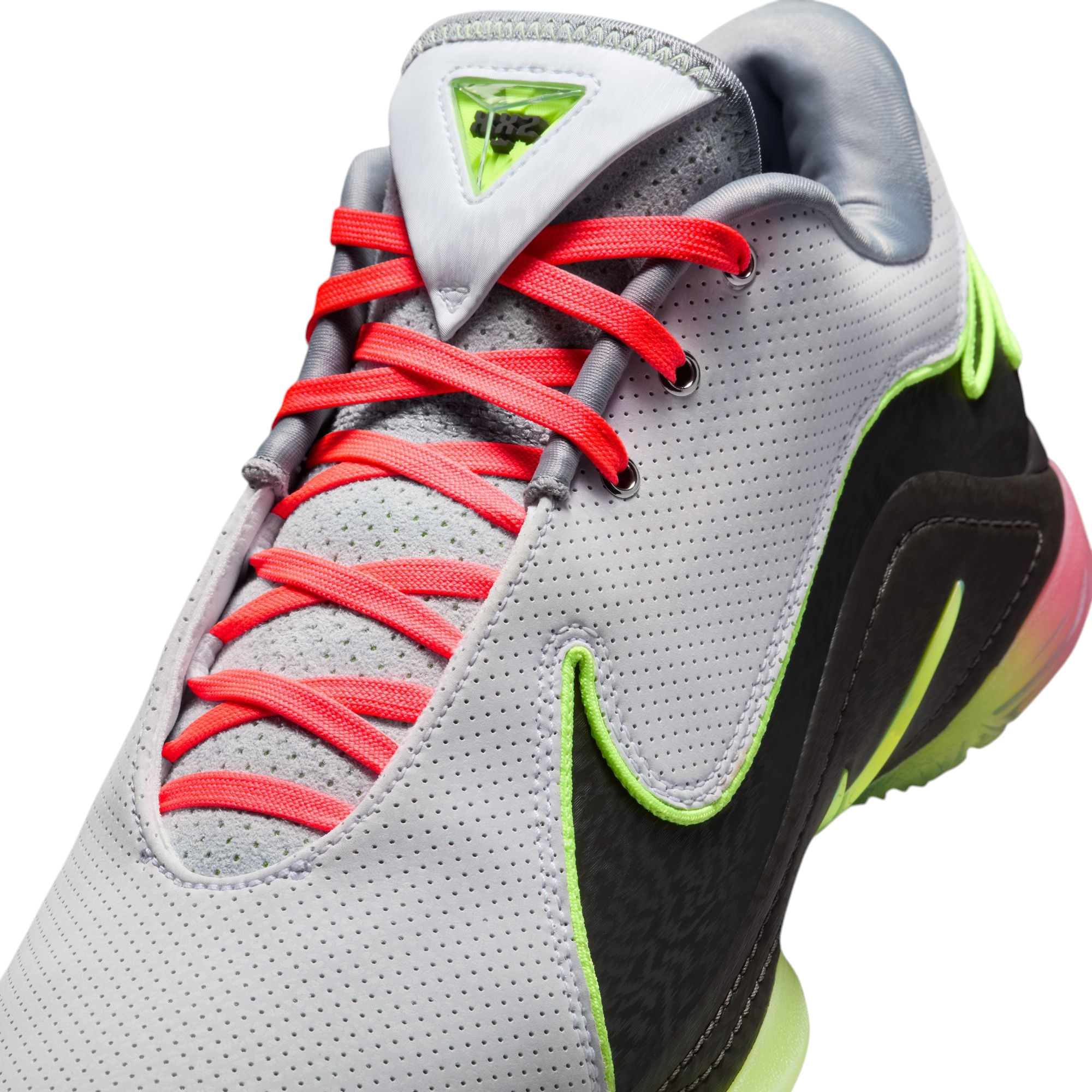 パリコレクション Nike LeBron XXII  シューズ(男性用)