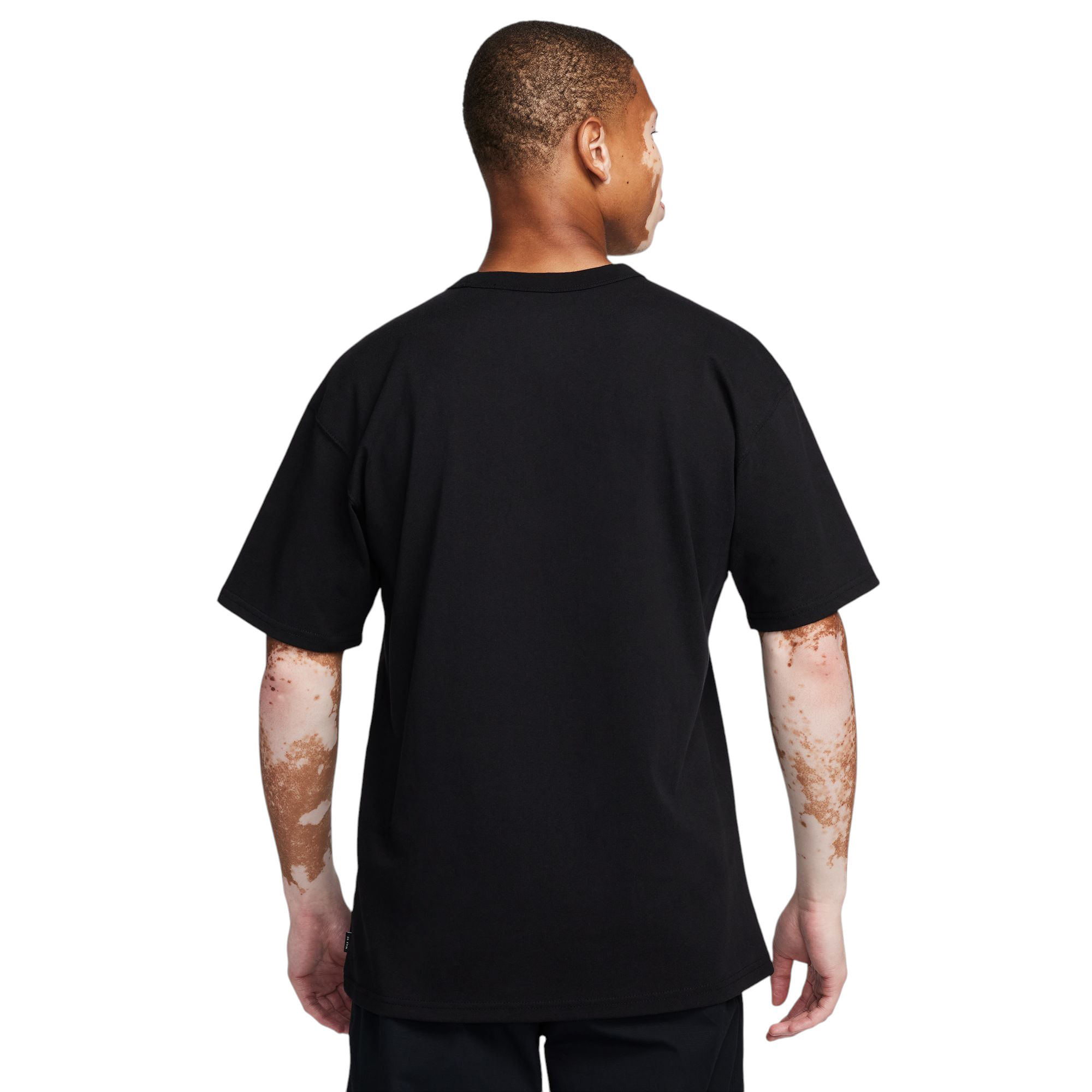 ★Nike★ Sportswear Premium Essential Oversized T-Shirt M Bl Nike Premium Essentials unisex oversized T-shirt in black | ASOS