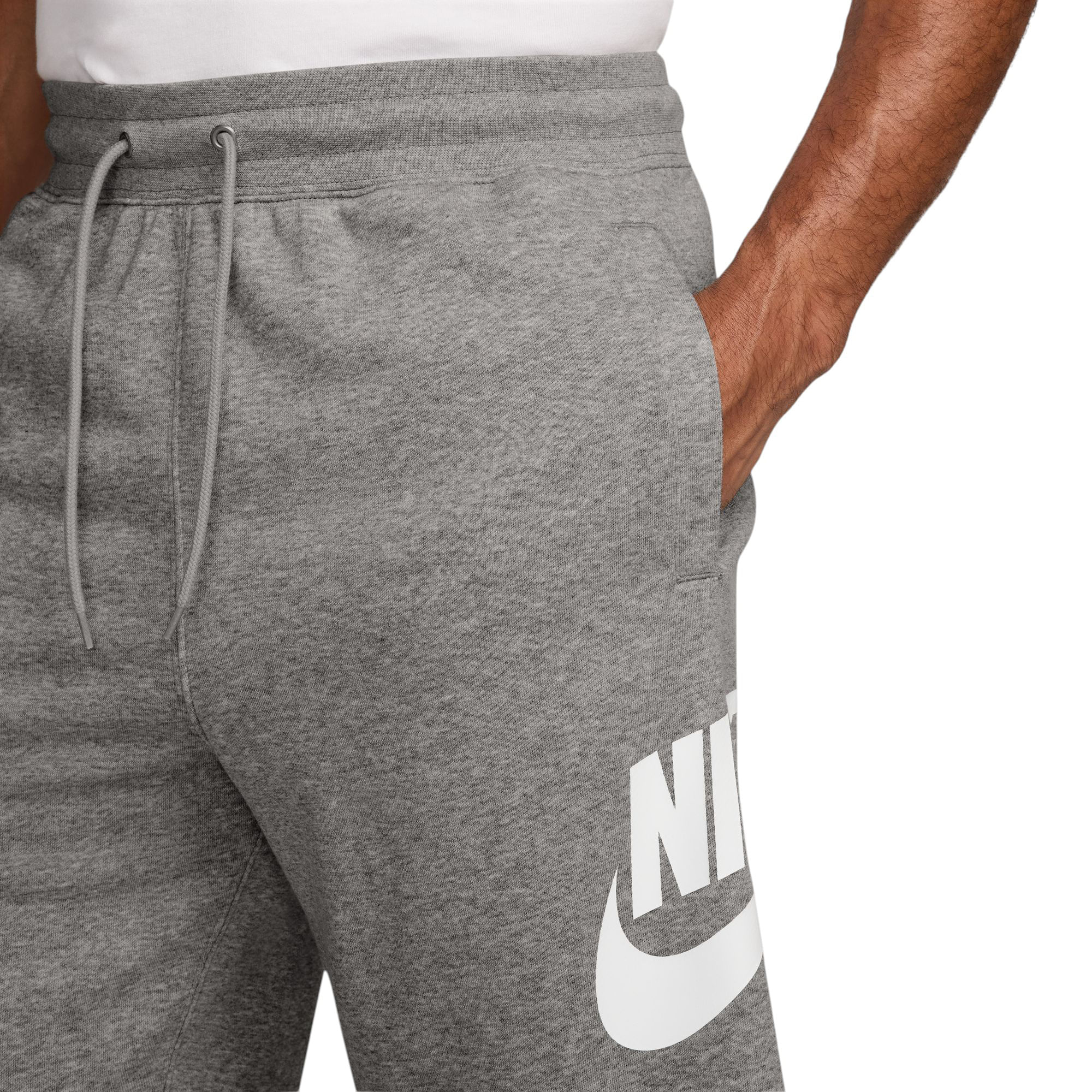 NIKE-C-M-NK-CLUB-ALUMNI-FT-SHORT-Dk-Grey-Heather---Light-Smoke-Grey---White