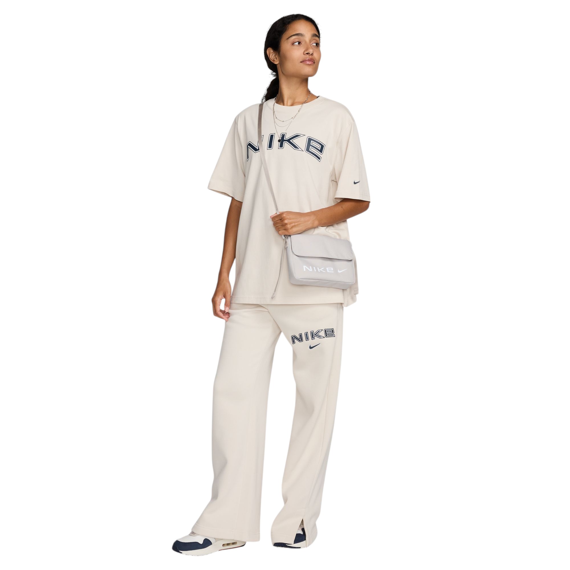 Nike Sportswear Loose Short-Sleeve Graphic T-Shirt - Women's