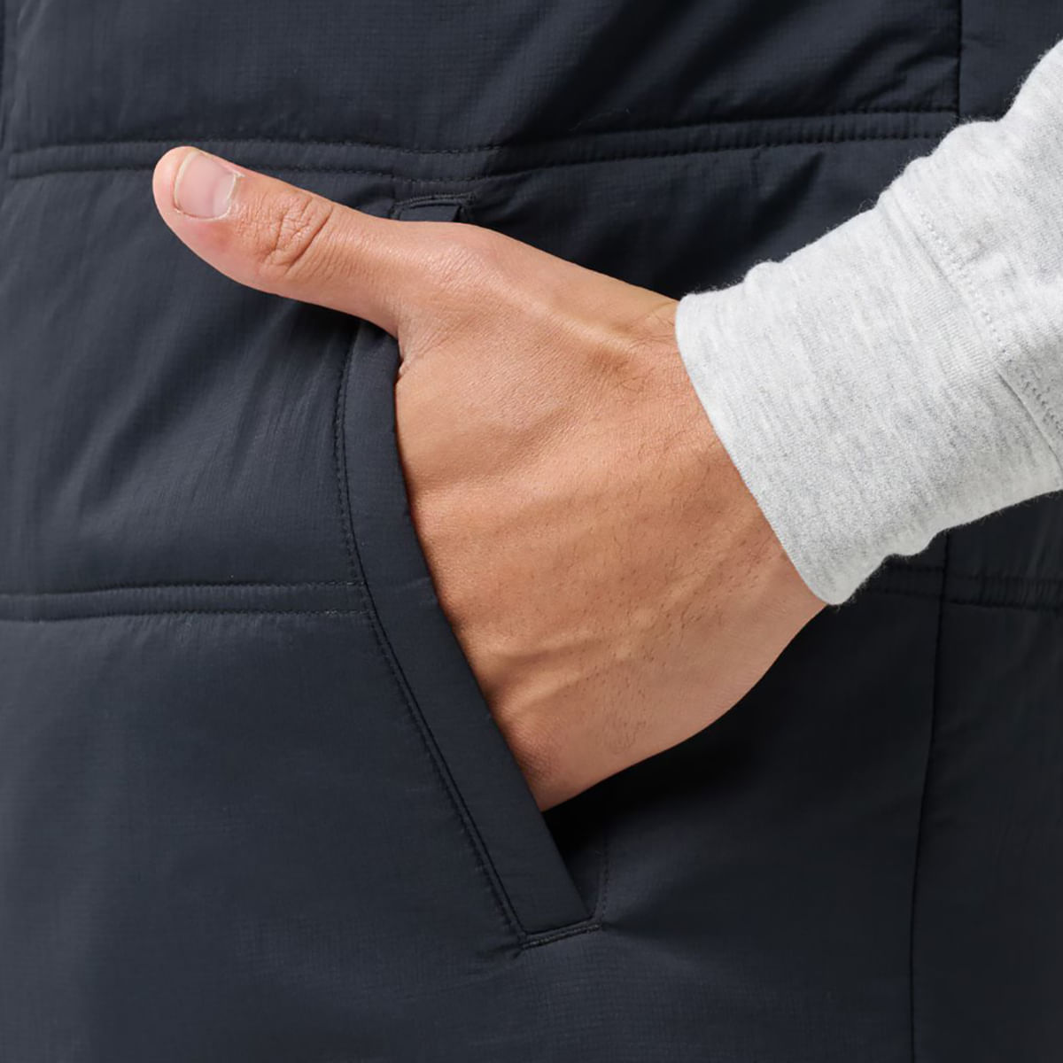 TRAVIS-PALISADES-PUFFER-VES-Black