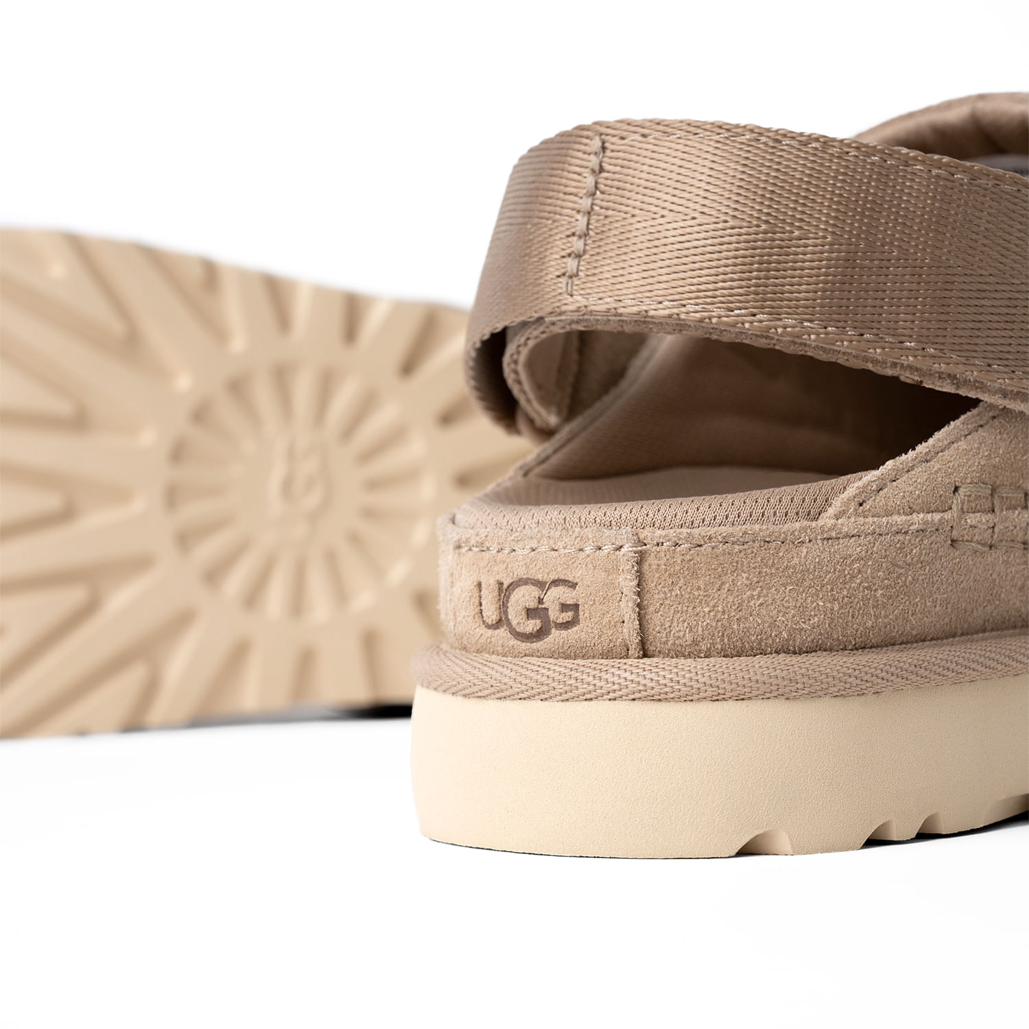 UGG-Goldenstar-Clog---Women-s-Sand