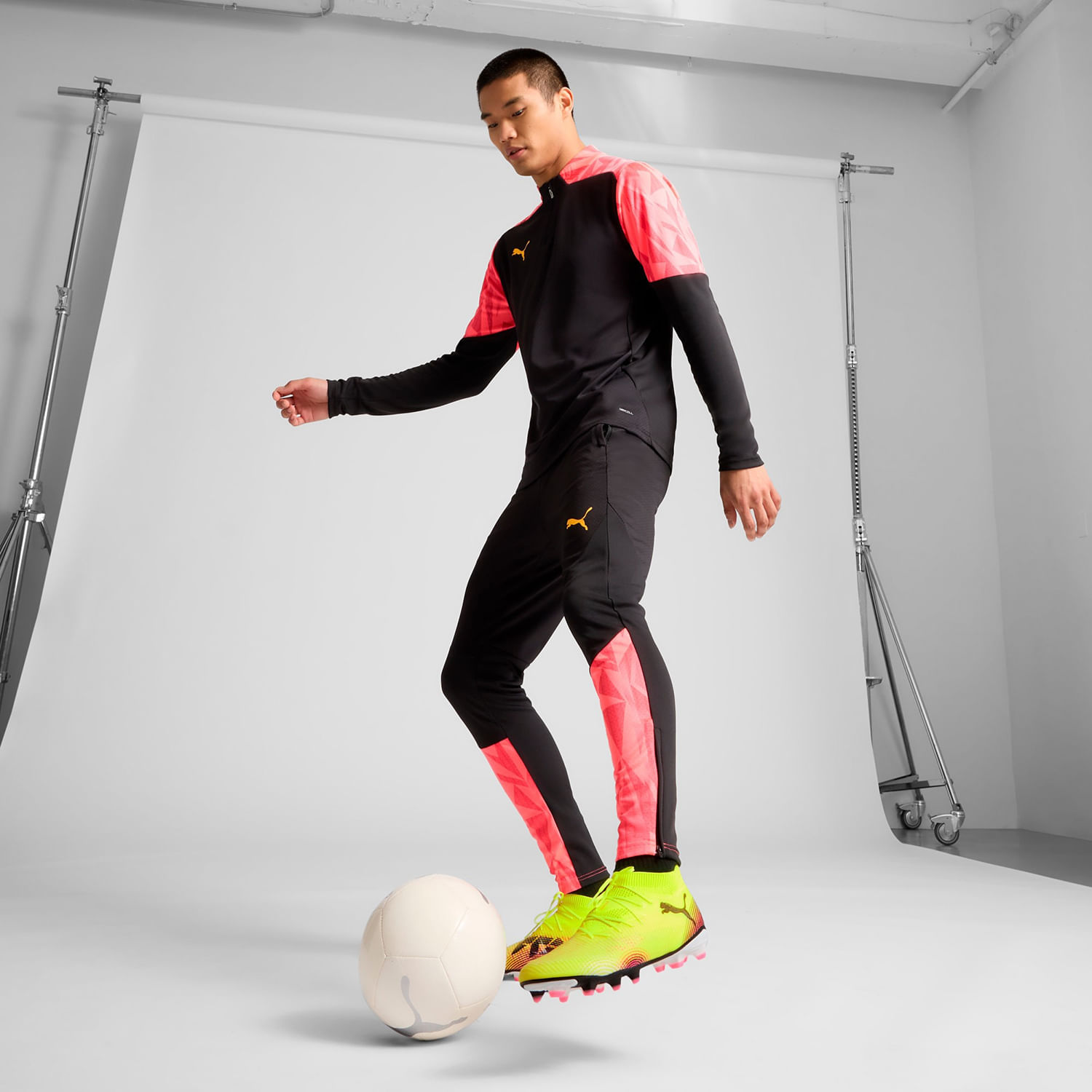 PUMA-FUTURE-8-Pro-Firm-Ground-Artificial-Ground-Cleat-Yellow-Alert---PUMA-Black---Sun-Struck