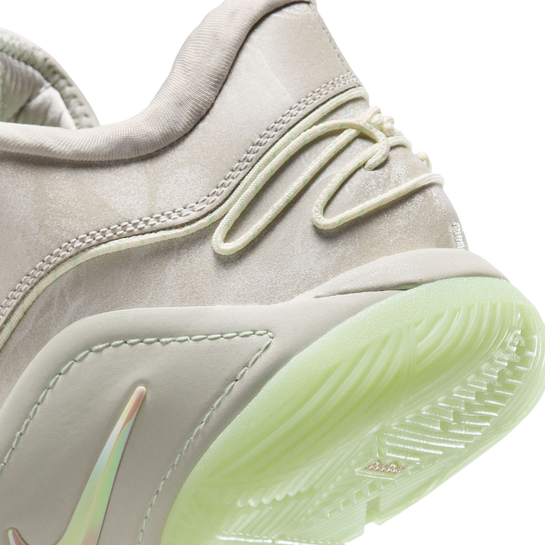 Nike-LeBron-XXII--Crown-Jewel--Basketball-Shoe---Men-s-Light-Bone---Soft-Pearl---Vapor-Green