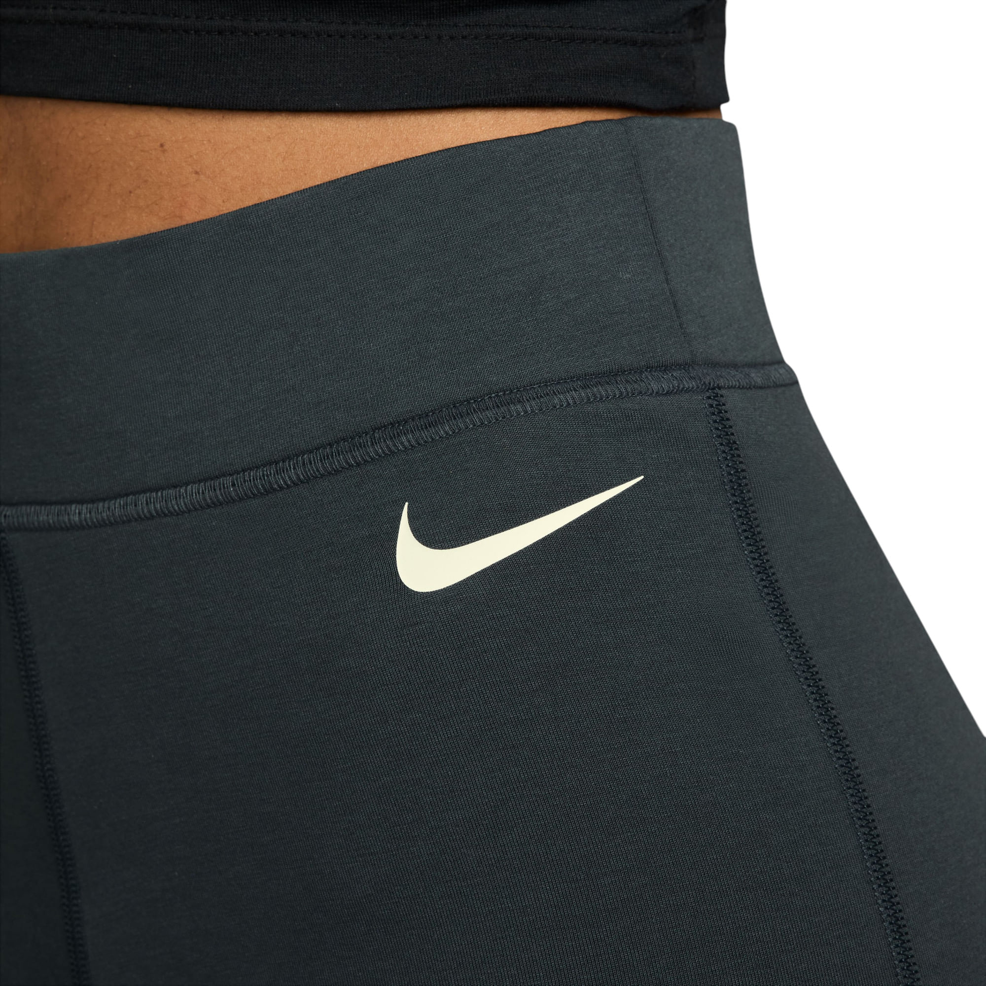 NIKE-W-NSW-NK-CLSC-HR-BOOTCUT-PANT-Seaweed---Sail