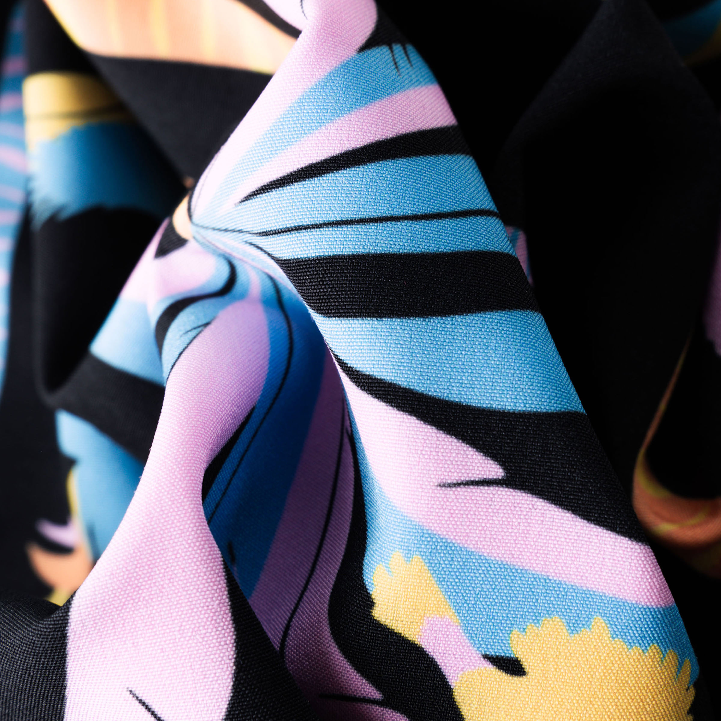 Chubbies-The-Black-Light-Nights-Swim-Trunk---Men-s-Black---Plaids