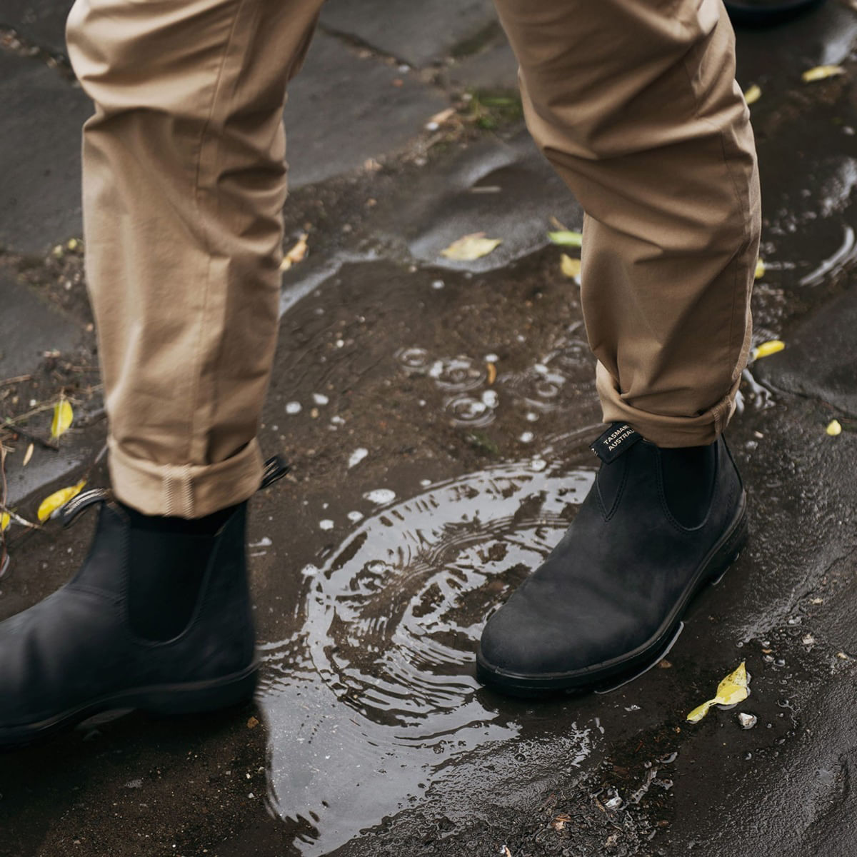Blundstone-Classic-Chelsea-Boot-Rustic-Black