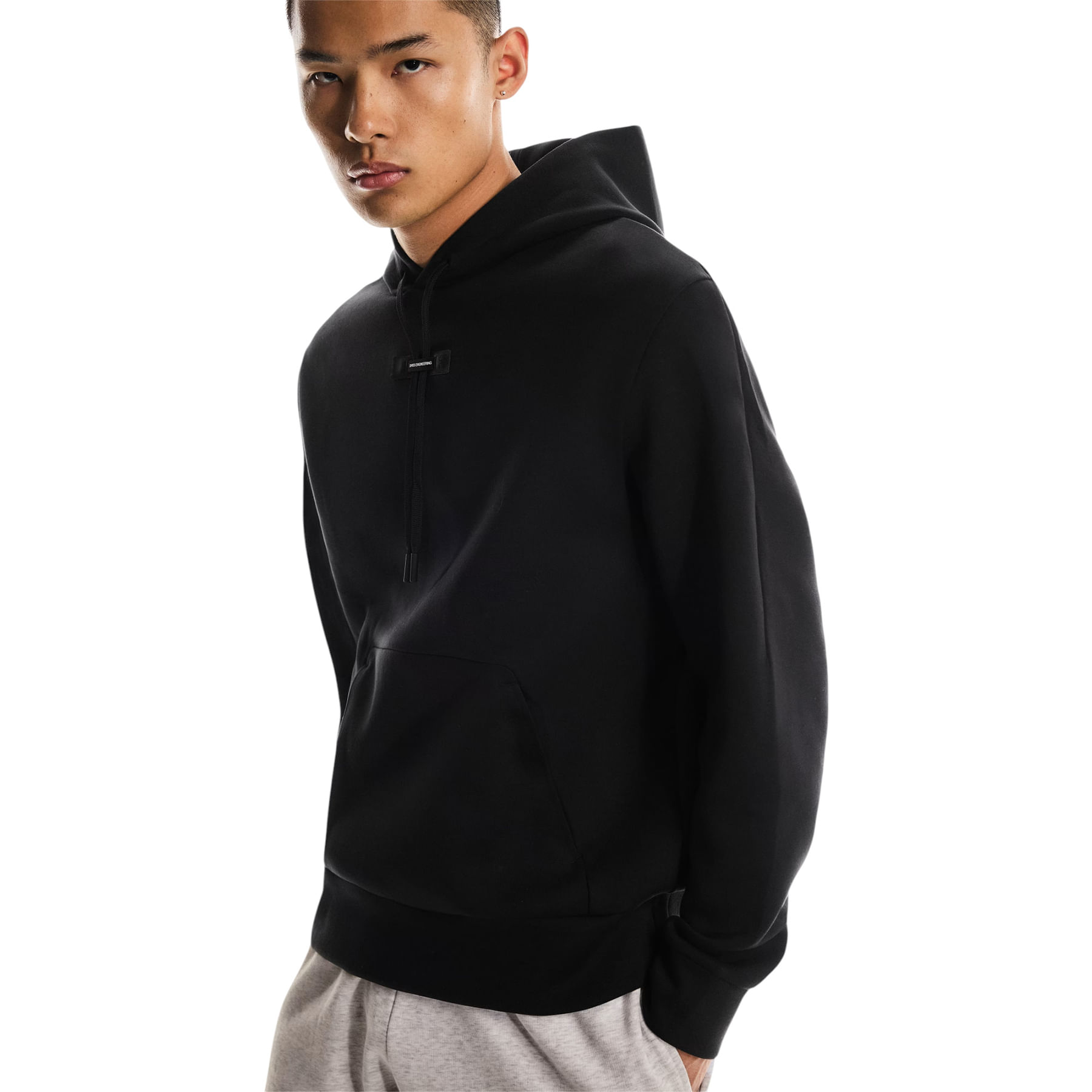 ON-FOCUS-TECH-HOODIE-Black