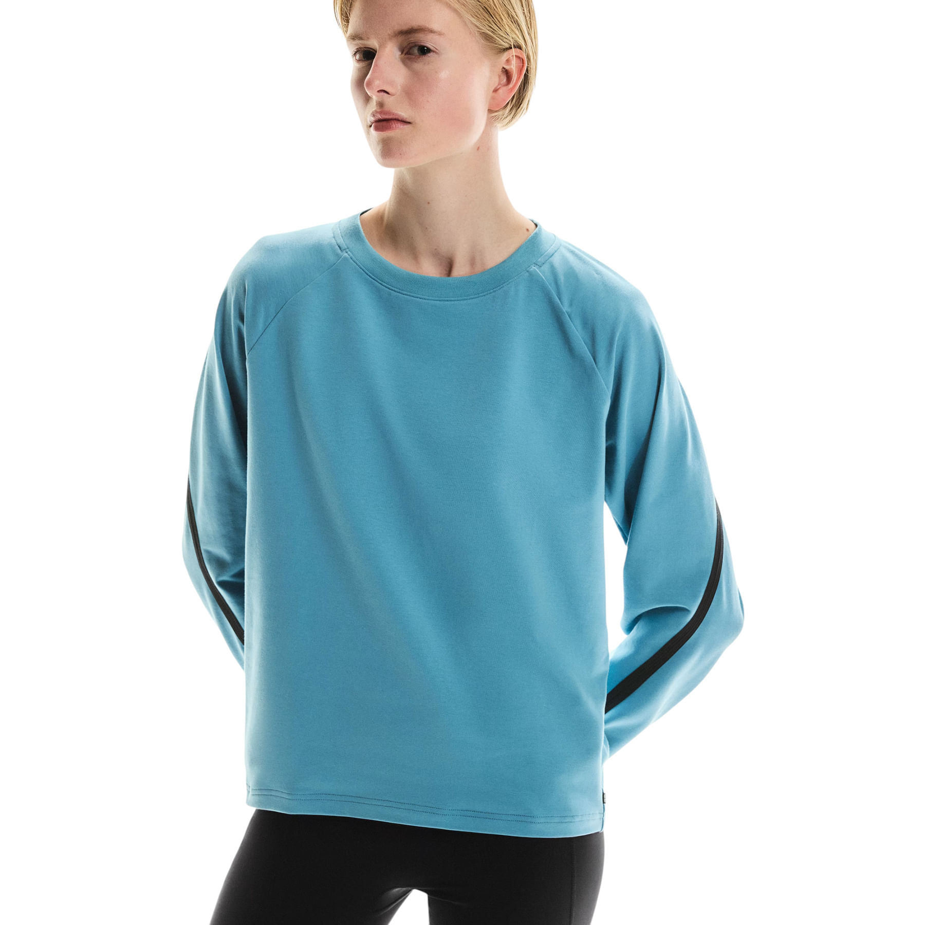 On-Studio-Crew---Women-s-Arctic