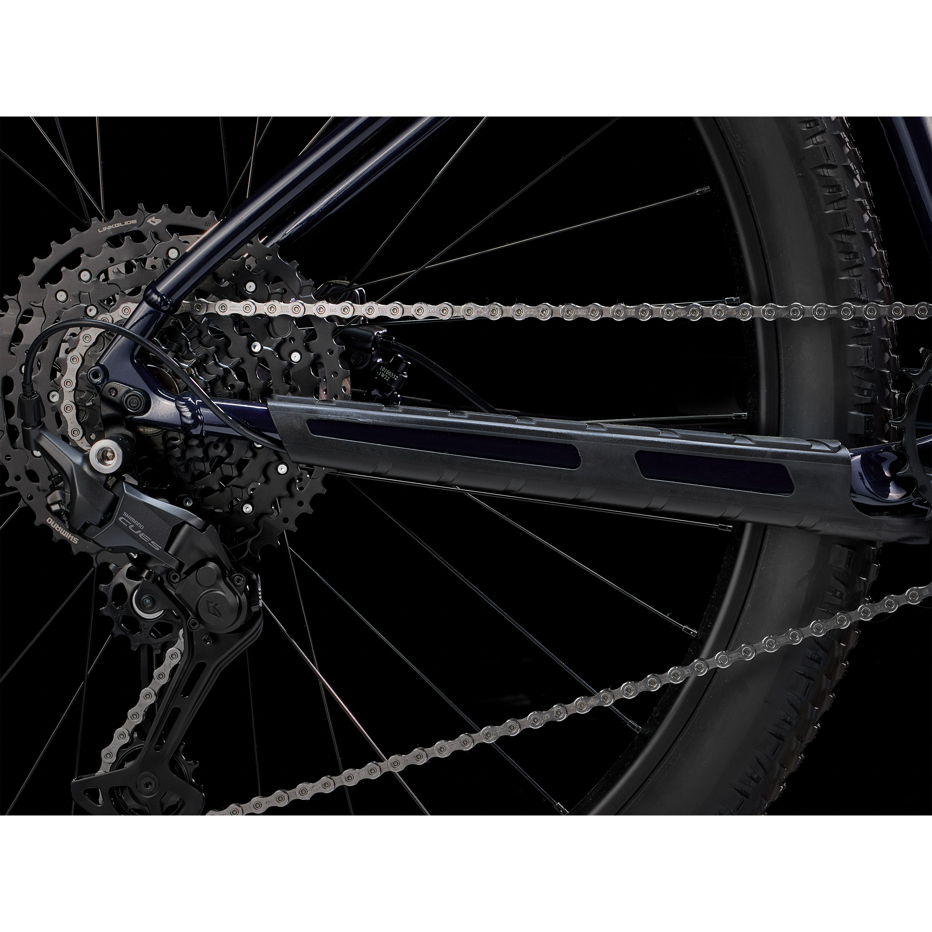 Trek-Marlin-6-Gen-3-Bike---2025-Rage-Red-To-Deep-Dark-Blue-Fade
