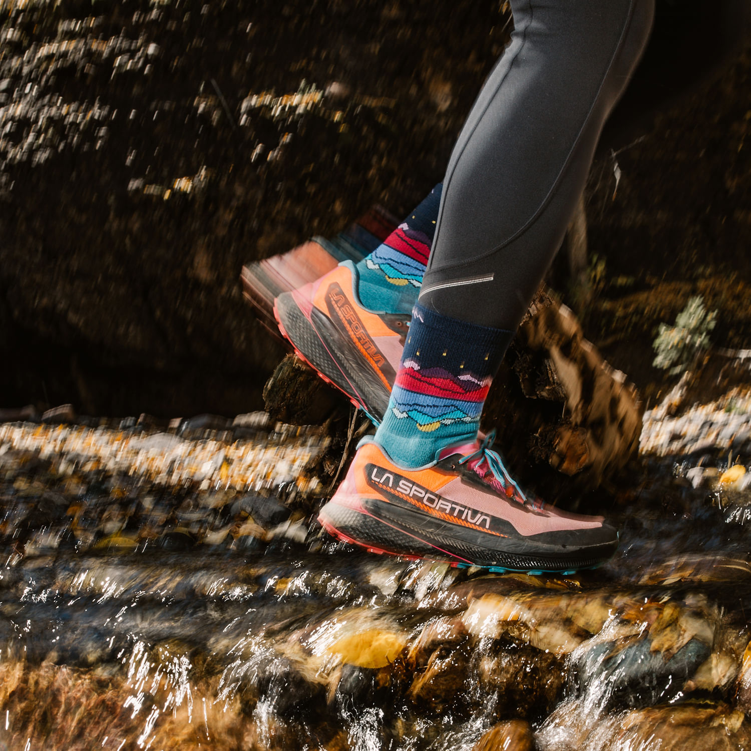 Darn-Tough-Mirror-Lake-Coolmax-Micro-Crew-Midweight-With-Cushion-Sock---Women-s-Teal