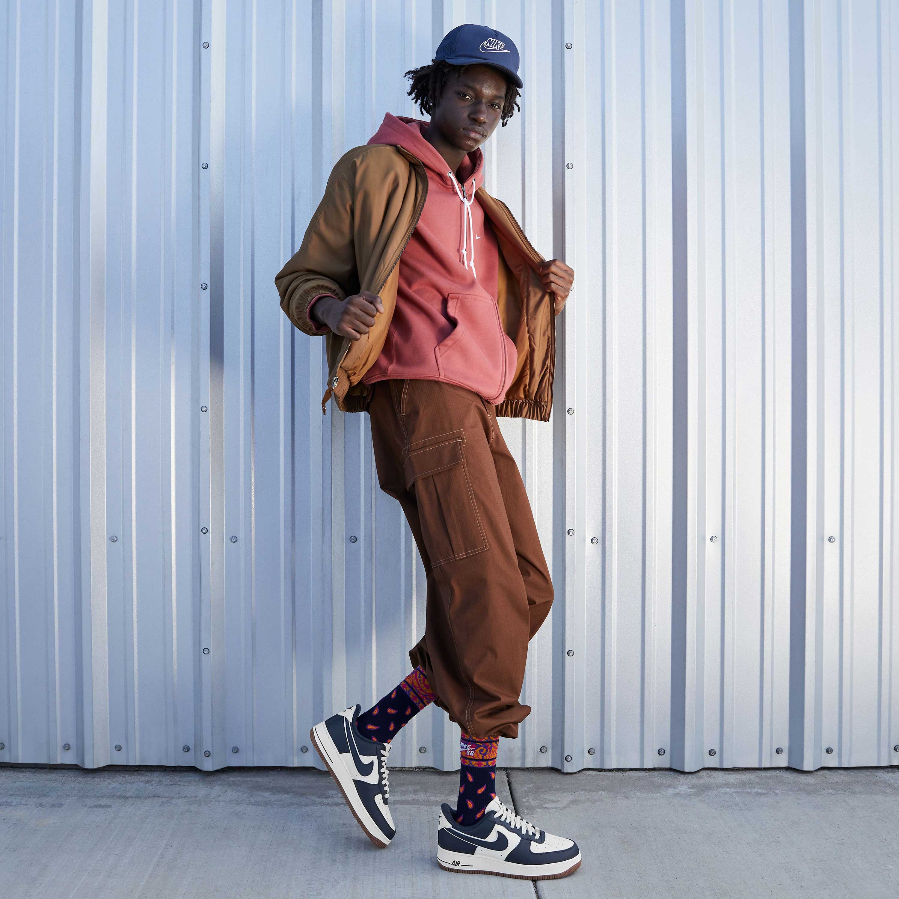 Nike-Air-Force-1--07-LV8-Shoe---Men-s-Sail---Midnight-Navy---Gum-Med-Brown