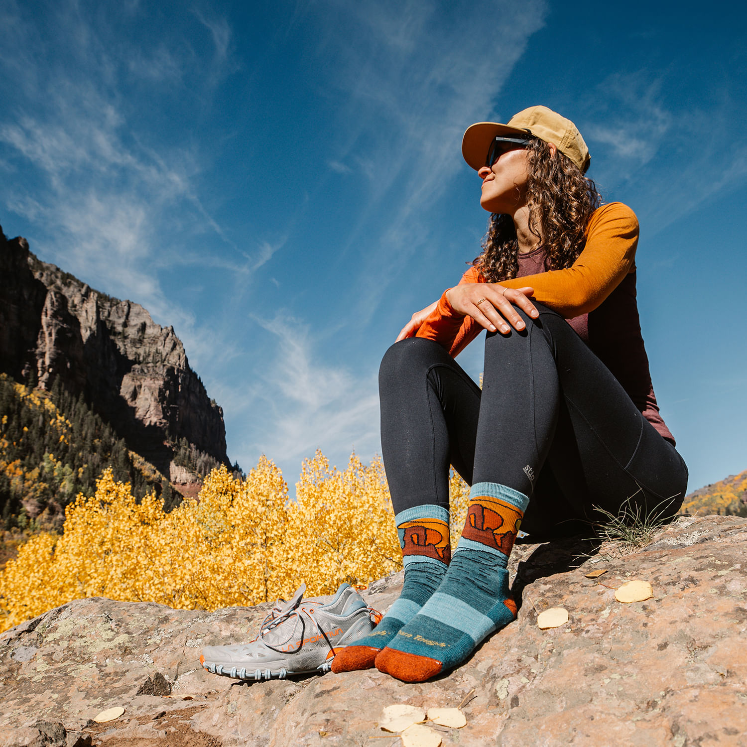 Darn-Tough-Celeste-Micro-Crew-Midweight-With-Cushion-Sock-Teal