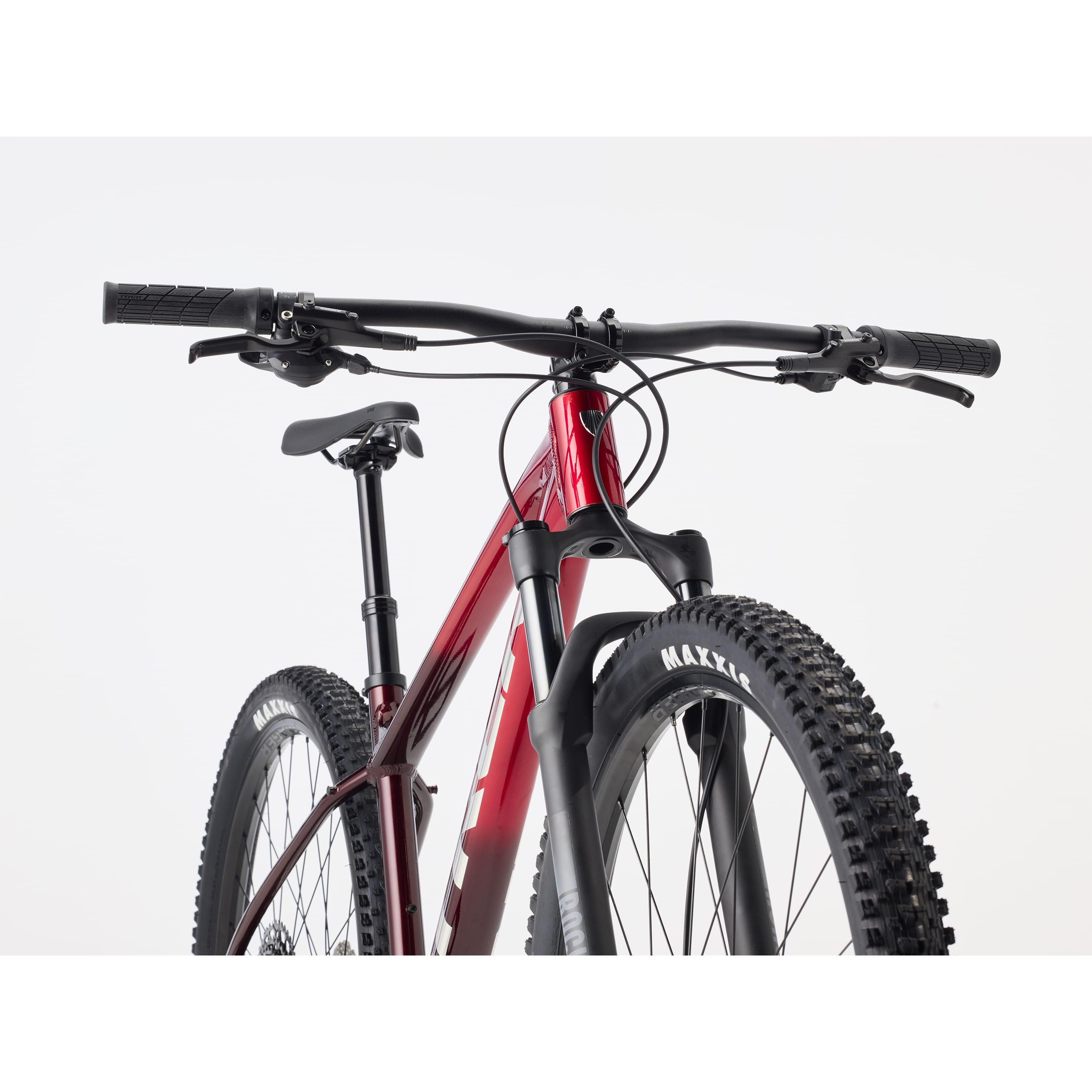 Trek-Marlin-7-Gen-3-Bike---2026-Fury-Red-Lithium-Grey-Fade