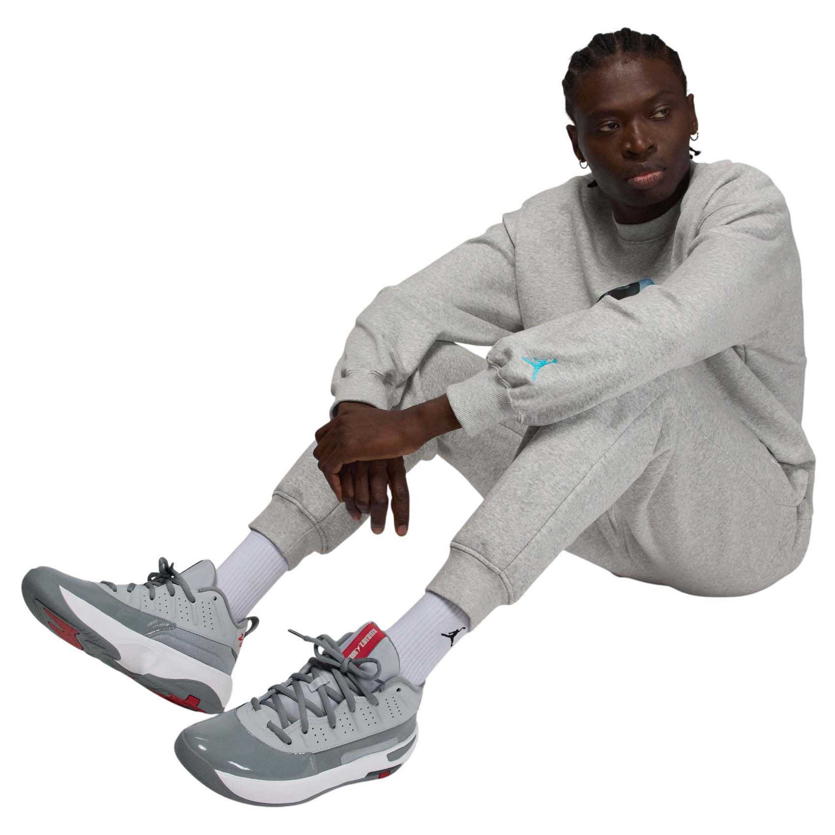 Jordan-Max-Aura-7-Shoe---Men-s-Wolf-Grey---Varsity-Red---Cool-Grey---White