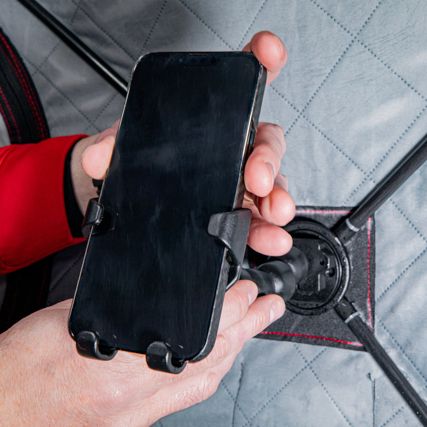 Eskimo-E-Hub-Phone-Holder-Black