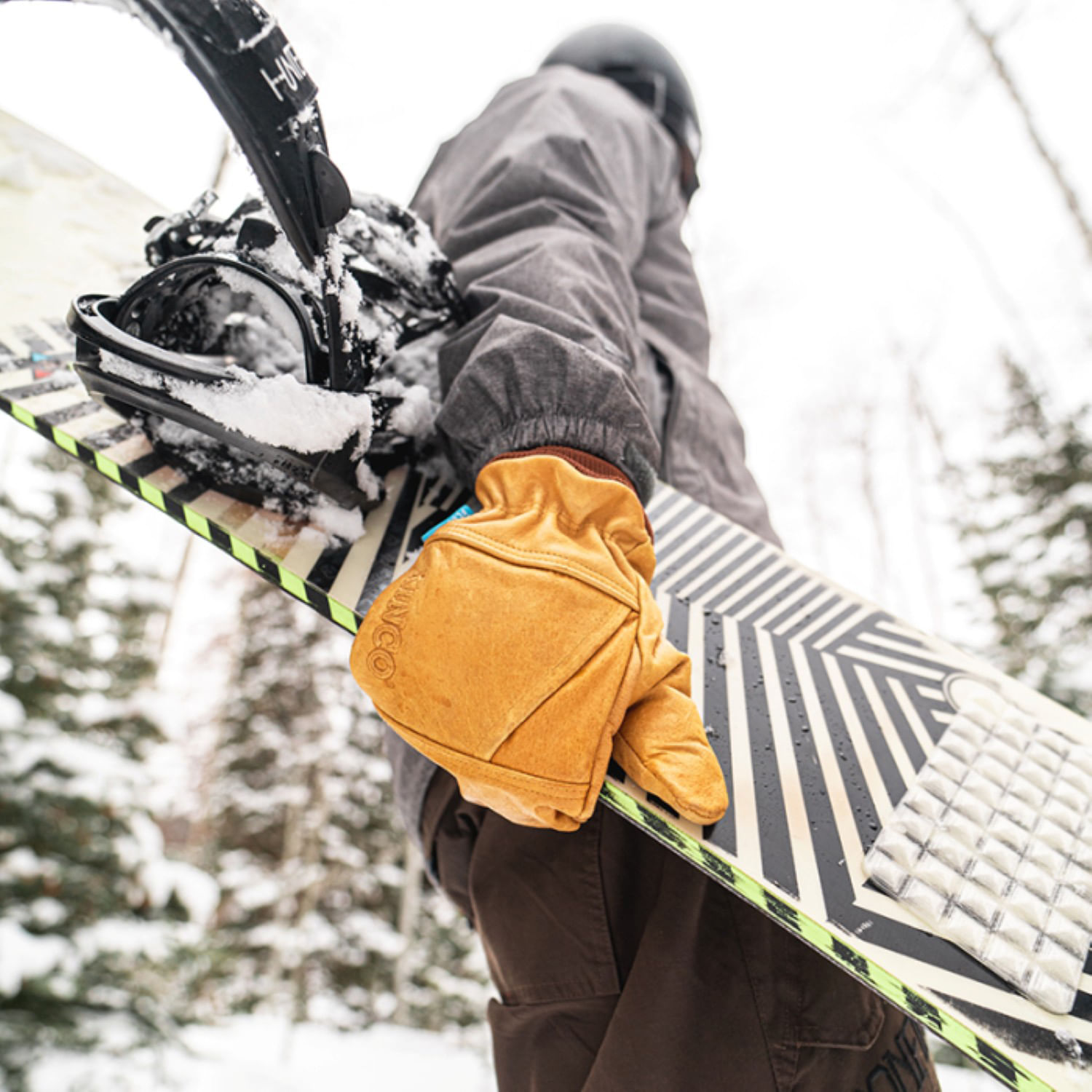 Kinco-Hydroflector-Lined-Buffalo-Mitten-Golden