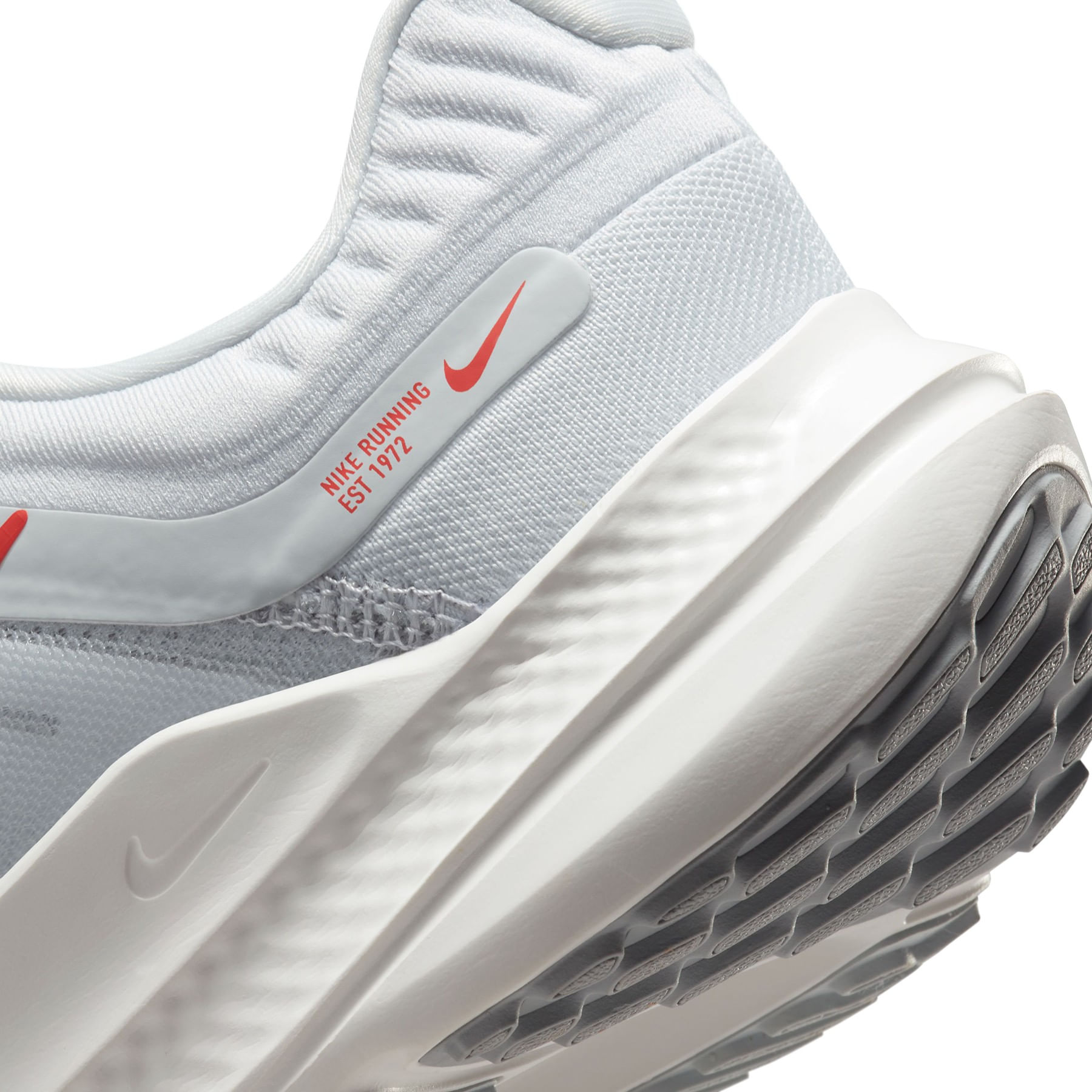 Nike-Quest-5-Running-Shoe---Women-s-Pure-Platinum---Light-Crimson---Wolf-Grey