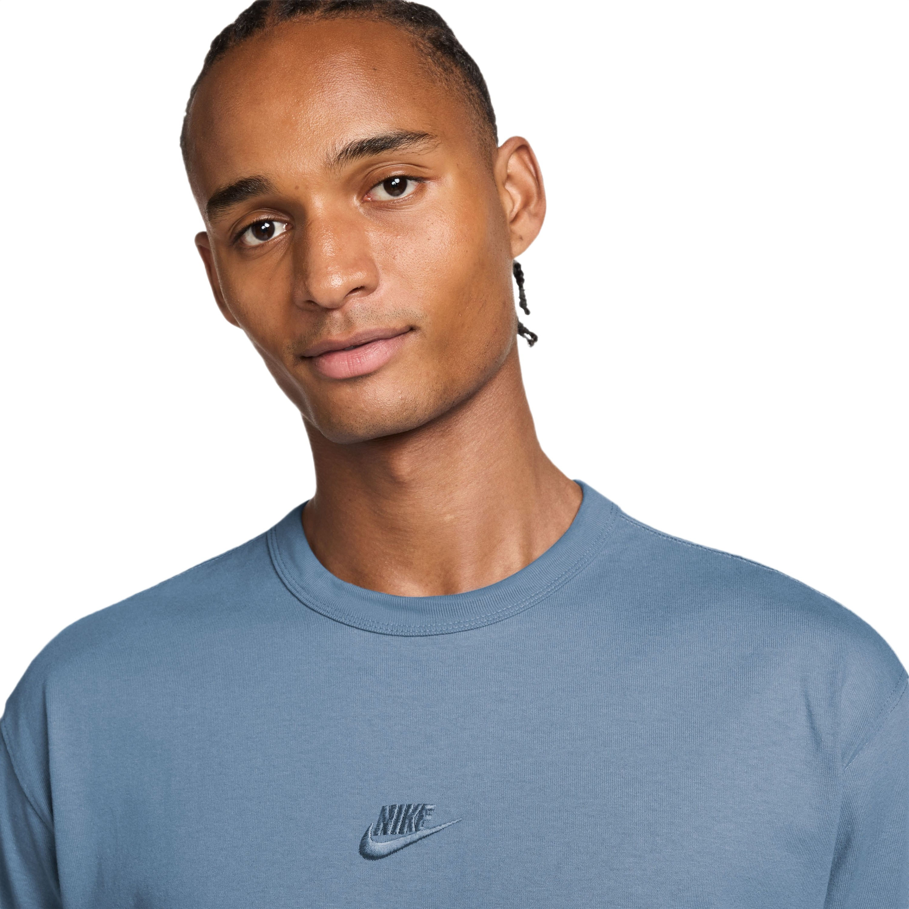 nike shirt loose fit