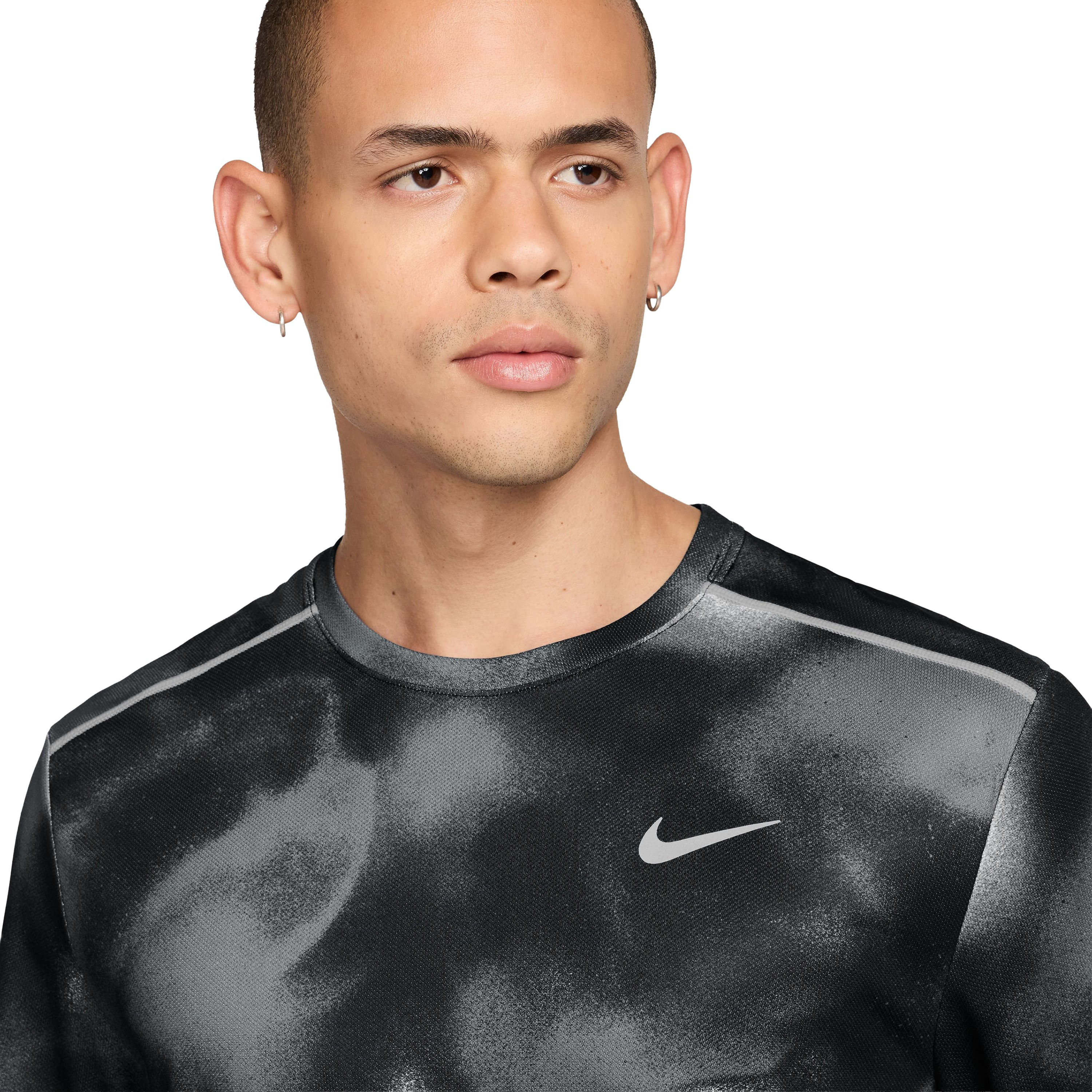 Nike Dri-FIT UV Miler Aop T-Shirt - Men's - Black, Reflective Silver M – image 3 of 4