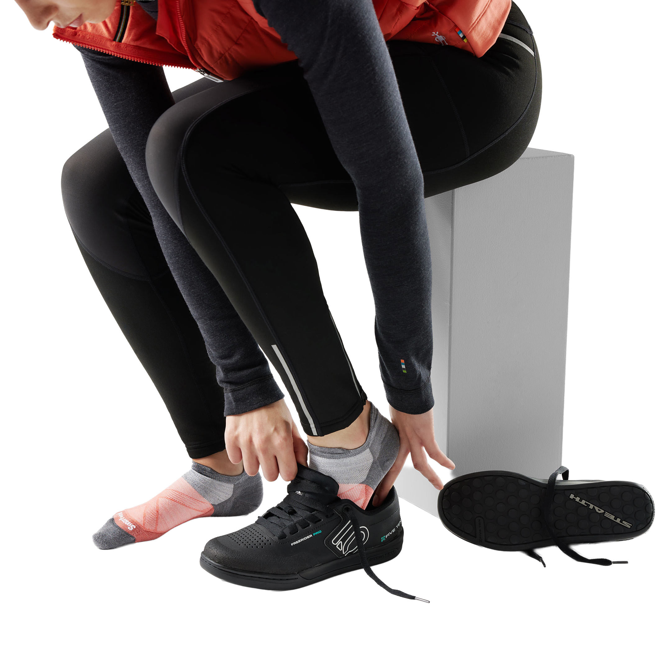 Smartwool-Zero-Cushion-Jungle-Music-Print-Biking-Crew-Socks---Women-s-Wild-Salmon