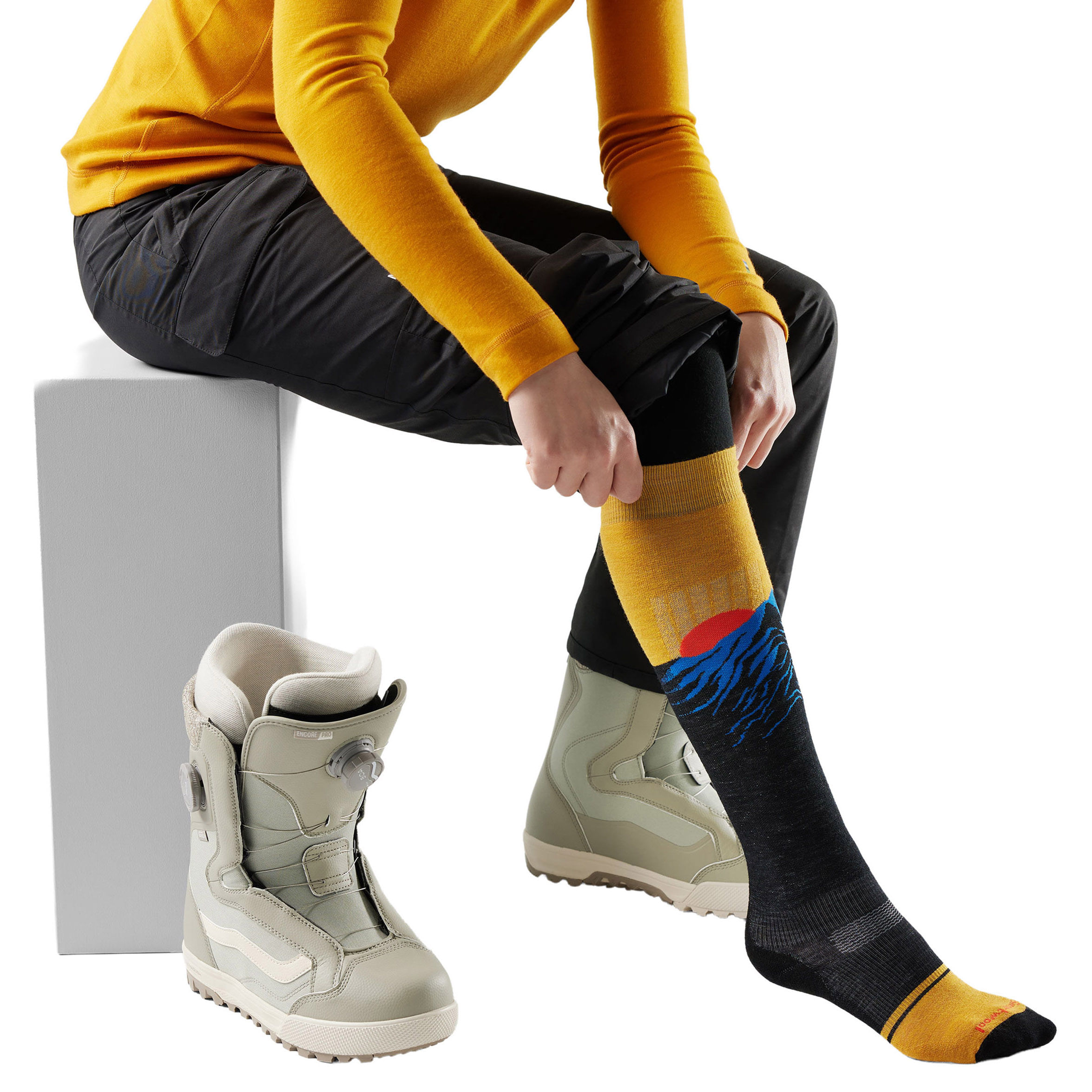 Smartwool-Snowboard-Targeted-Cushion-Valley-Sunset-Over-the-Calf-Sock---Women-s-Honey-Gold