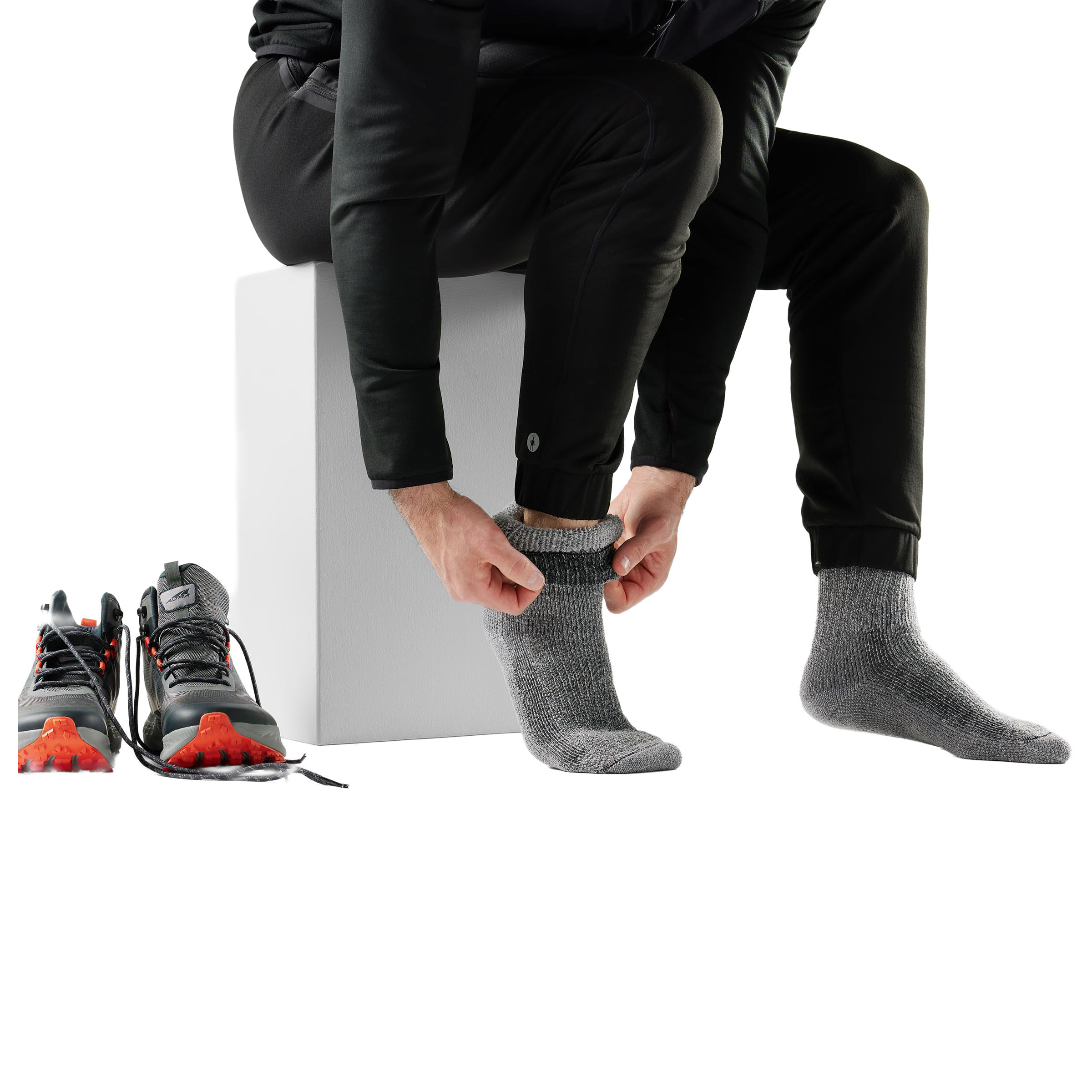 Smartwool-Classic-Edition-Extra-Cushion-Second-Cut-Crew-Hiking-Sock-Black