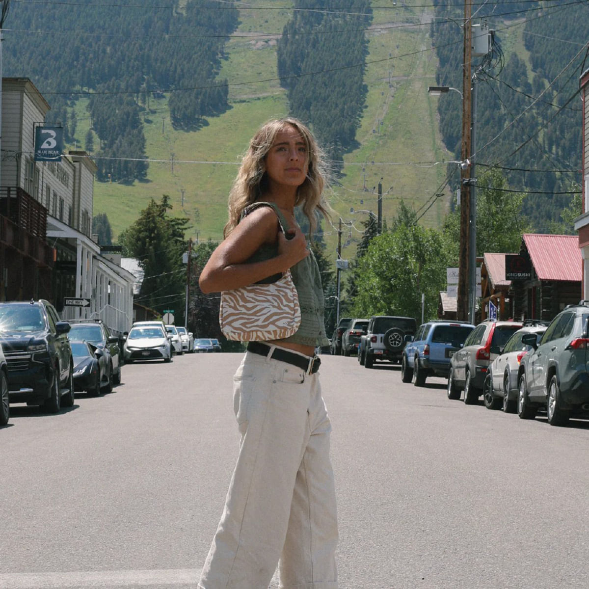 Thread-Penny-Shoulder-Bag-Mozi