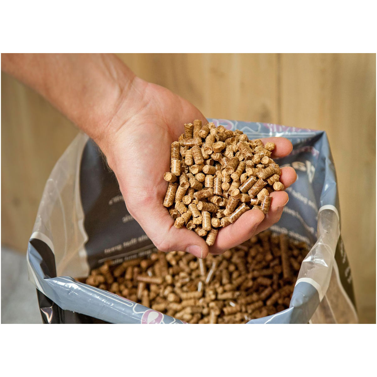 camp-chef-hickory-pellets-alt2