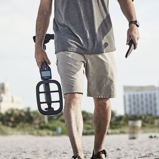 Minelab-Go-find-44-Metal-Detector.jpg